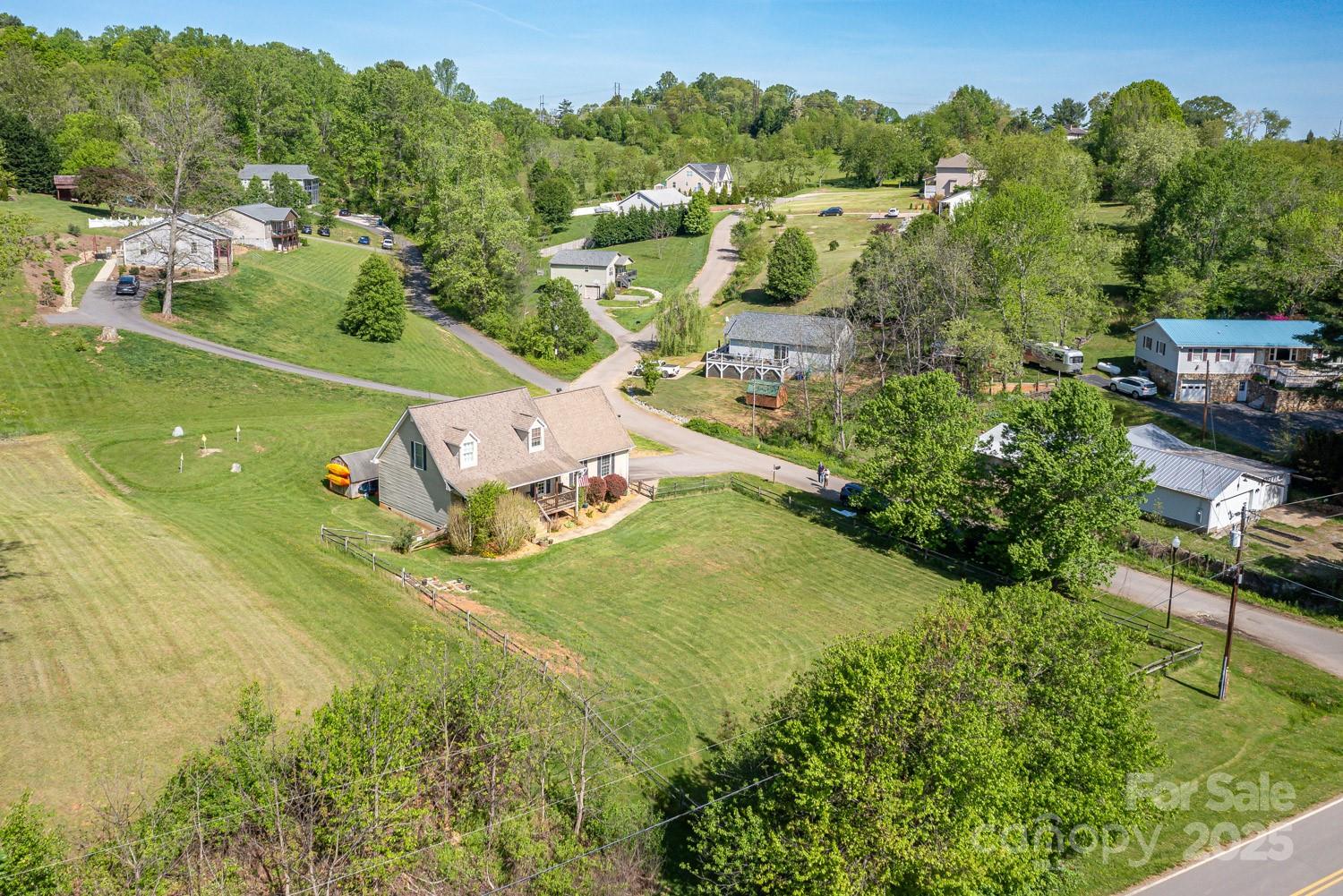 122 Ramsey Road — Asheville