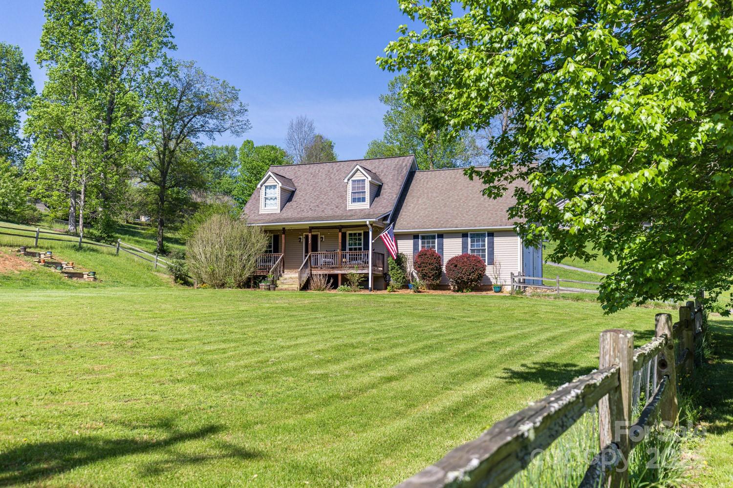 122 Ramsey Road — Asheville