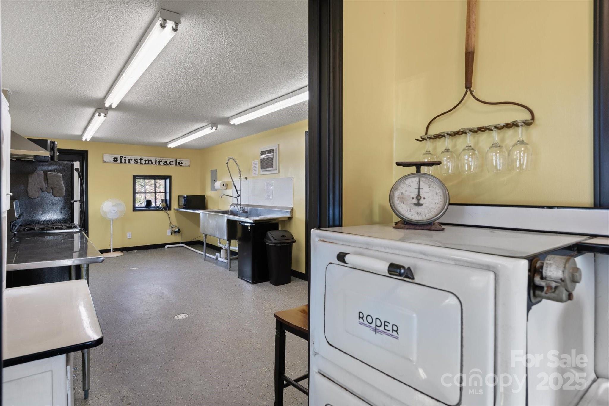 732 Crowe Dairy Road — Forest City