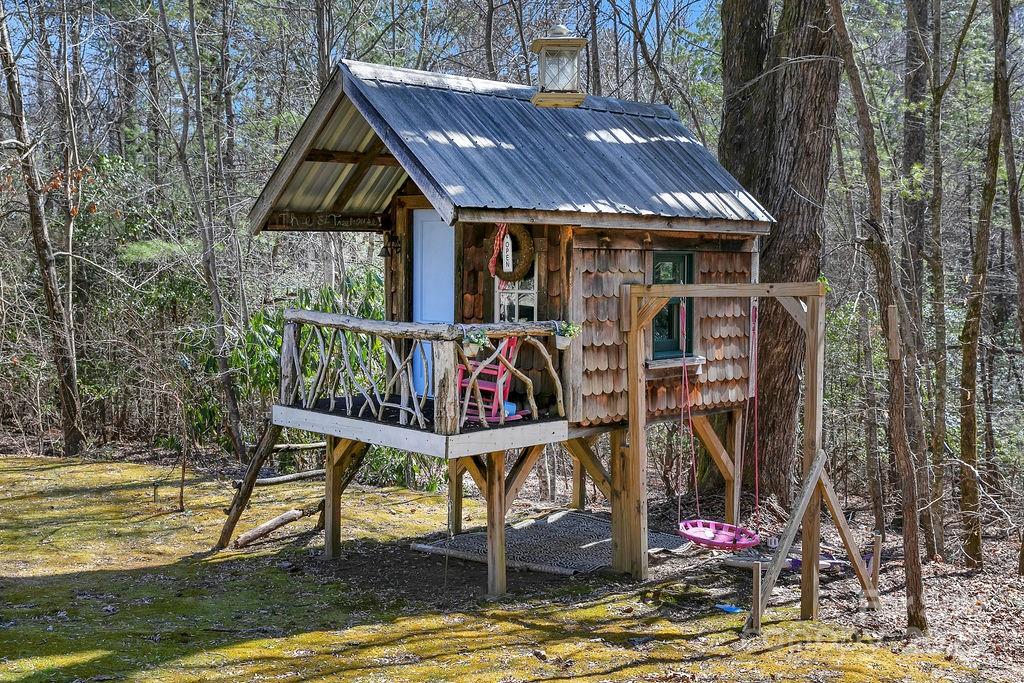1881 Becky Mountain Road — Brevard