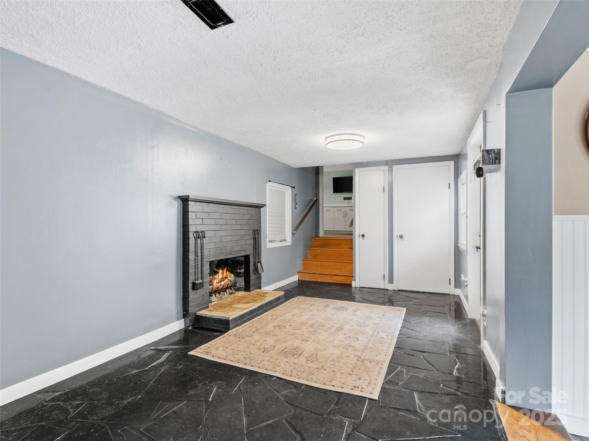 12982 US HWY 19W None — Burnsville
