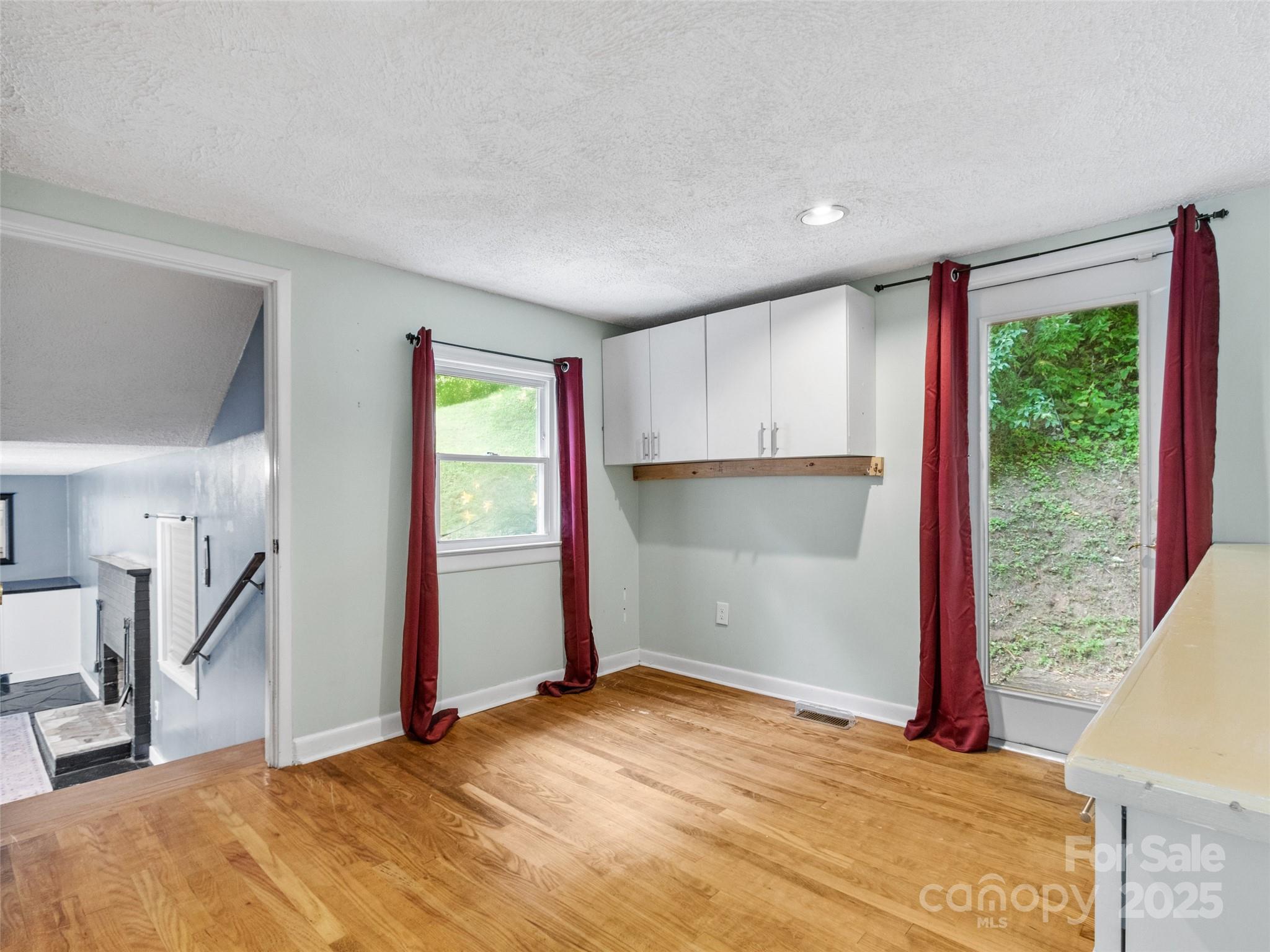 12982 US HWY 19W None — Burnsville