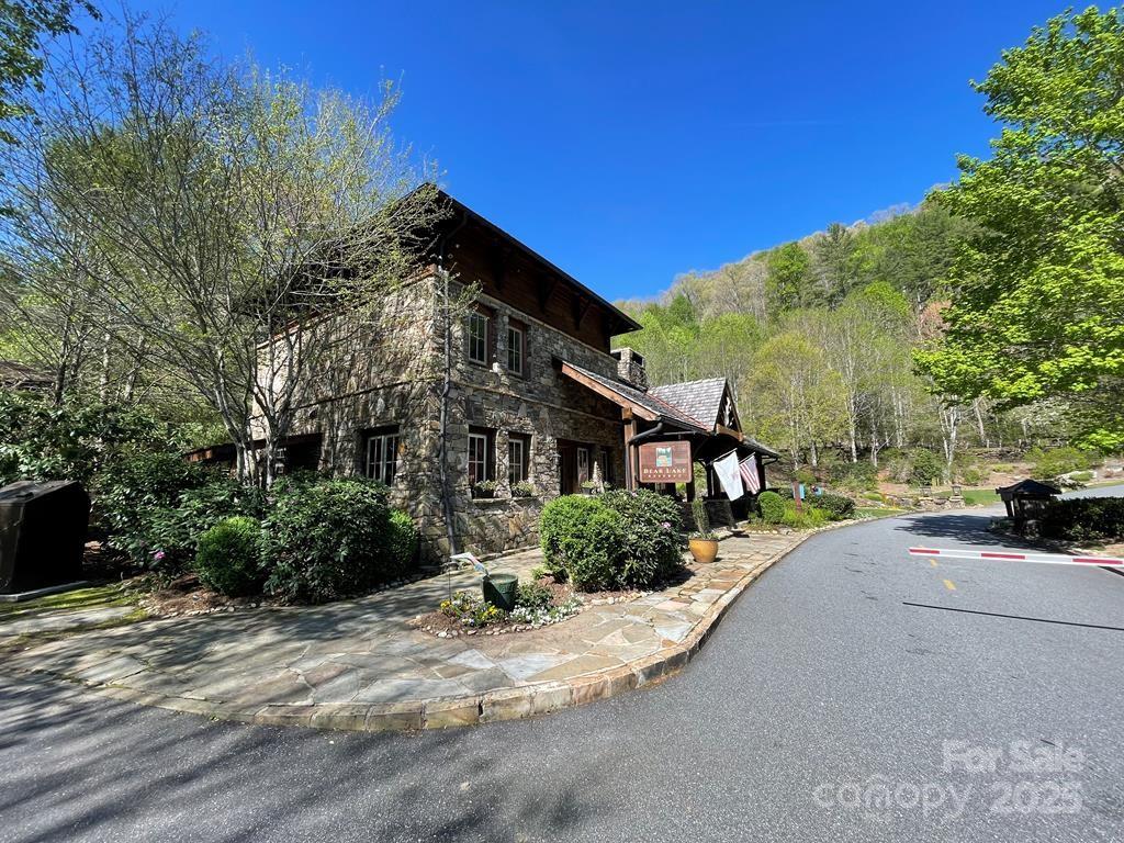 31 Whispering Falls Court #73 — Tuckasegee