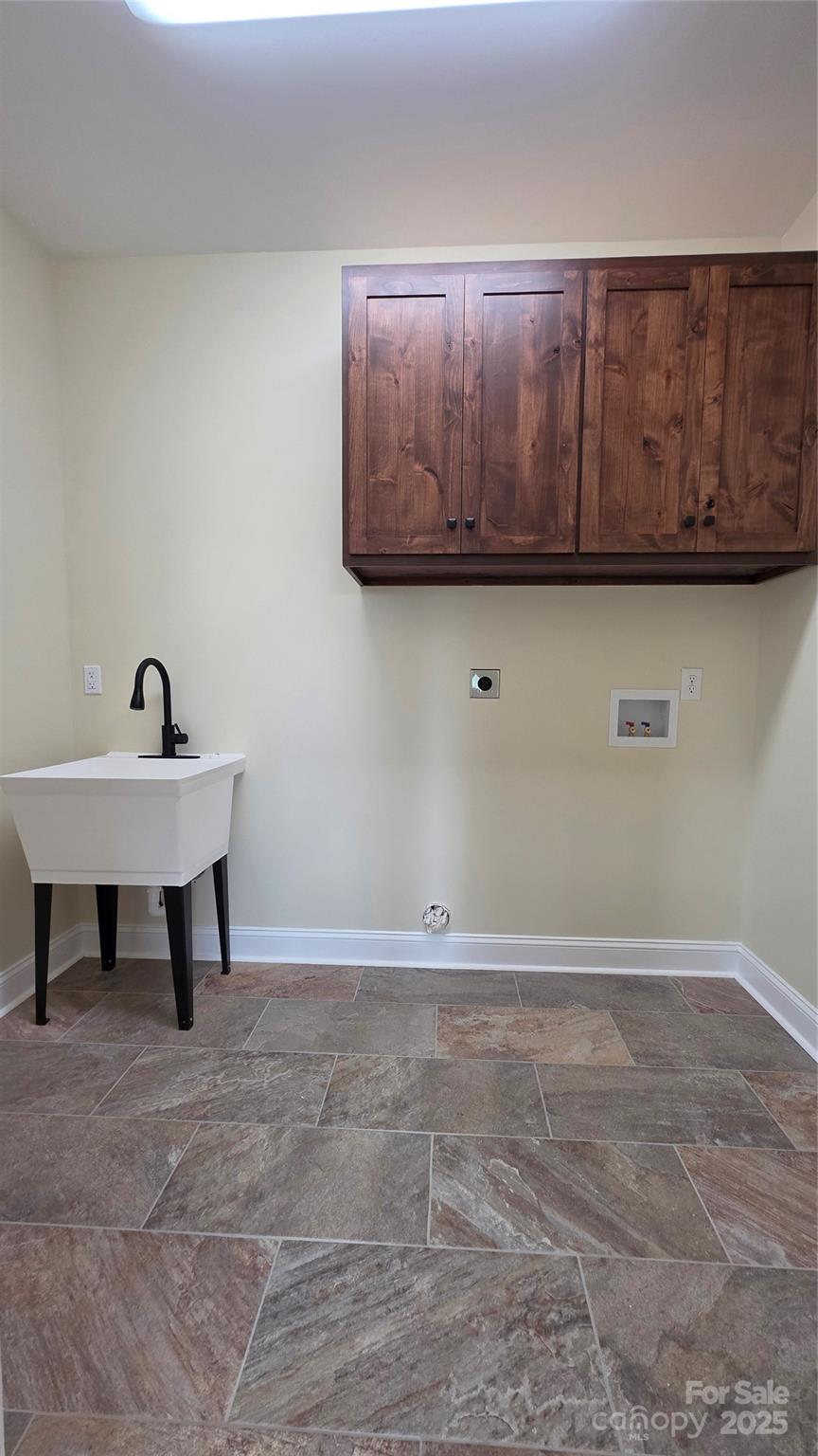 1060 Hawksbill Drive — Morganton