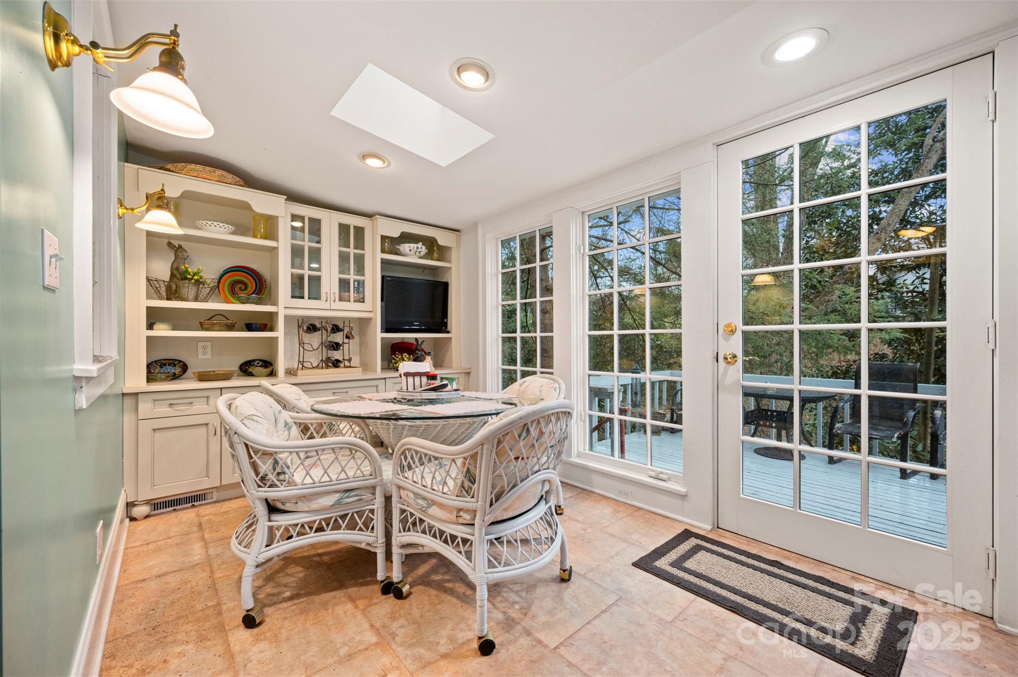 45 Pine Crest Lane — Tryon