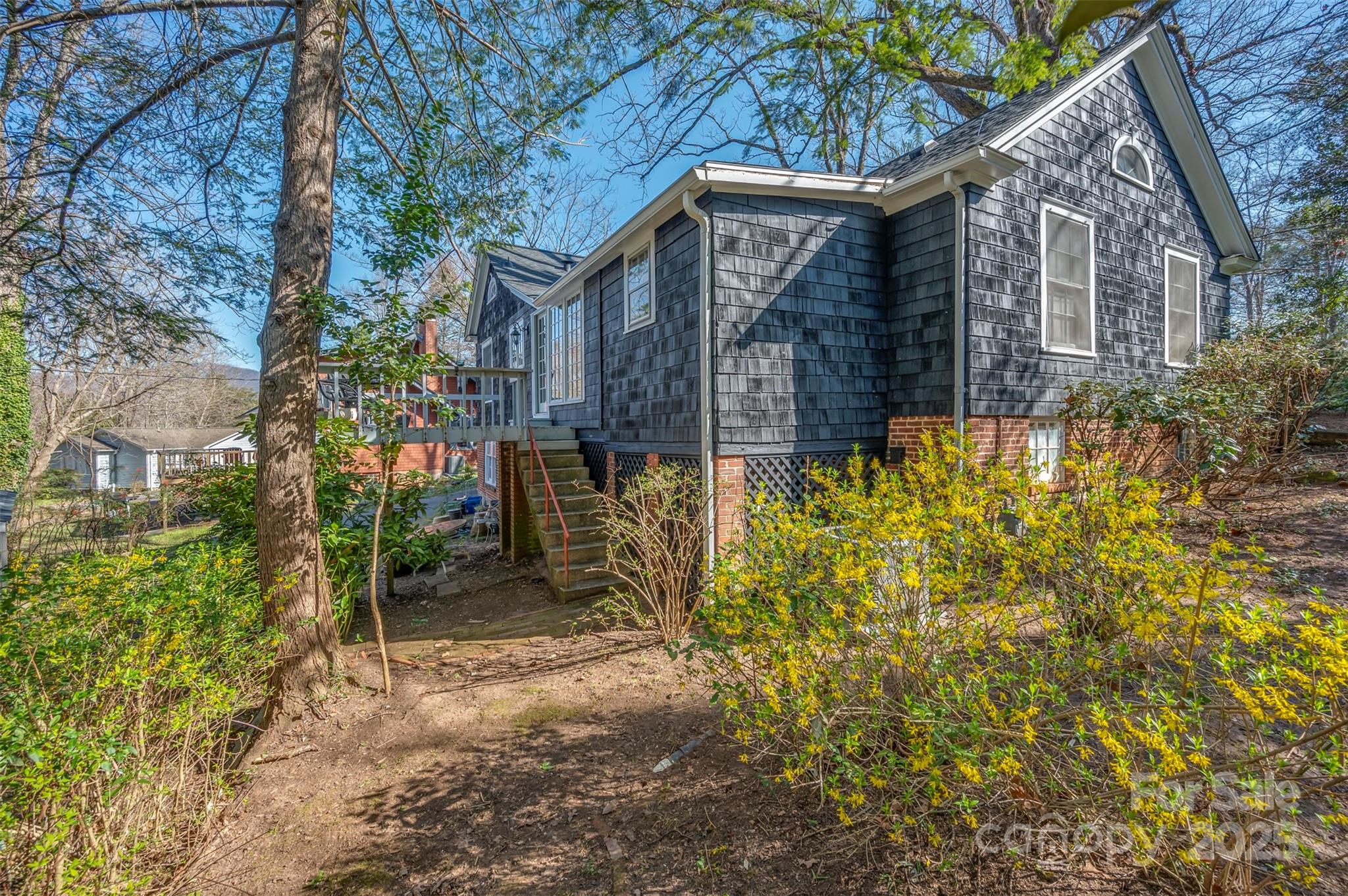 45 Pine Crest Lane — Tryon