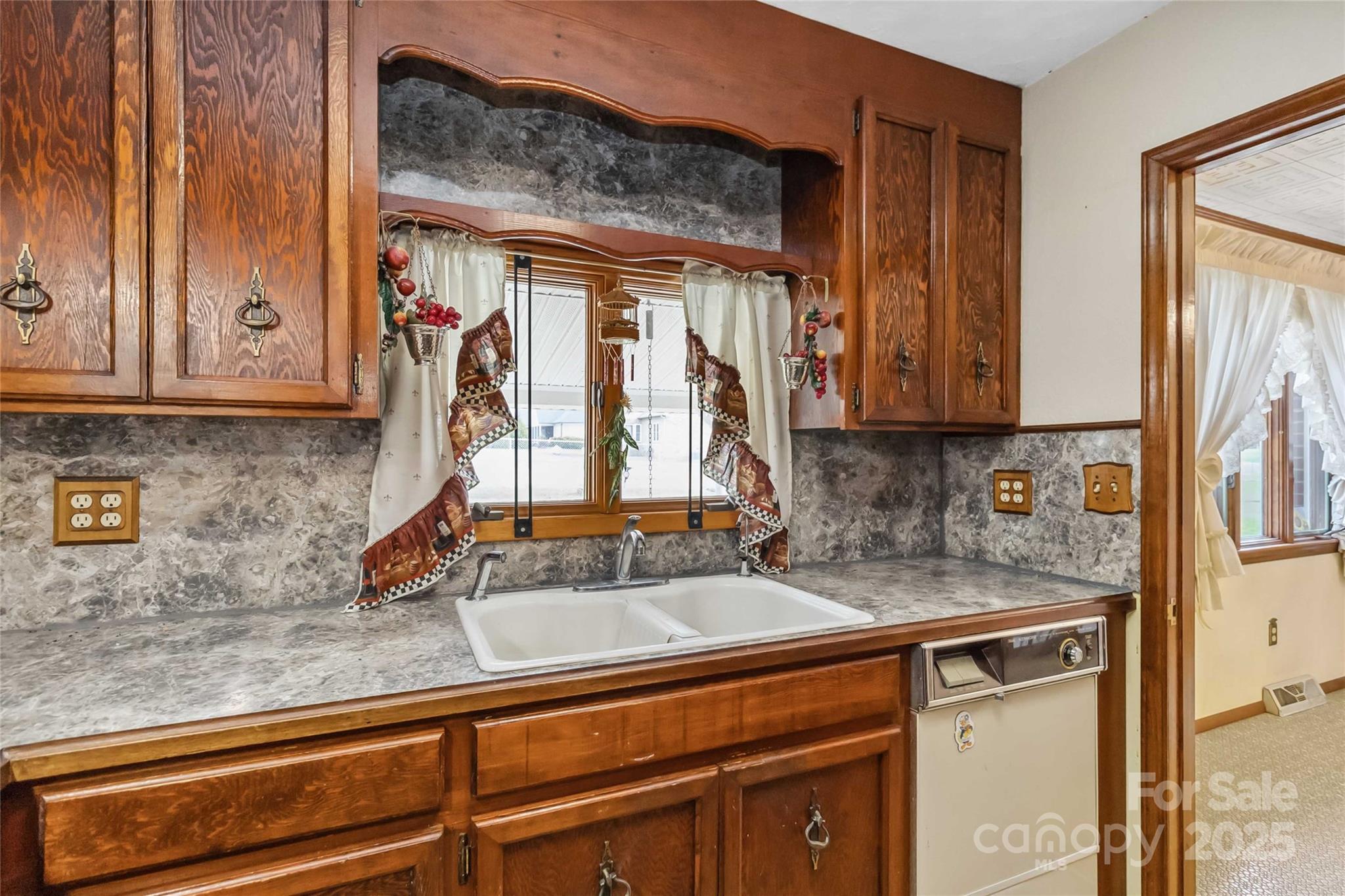 5643 Twinkle Drive — Concord