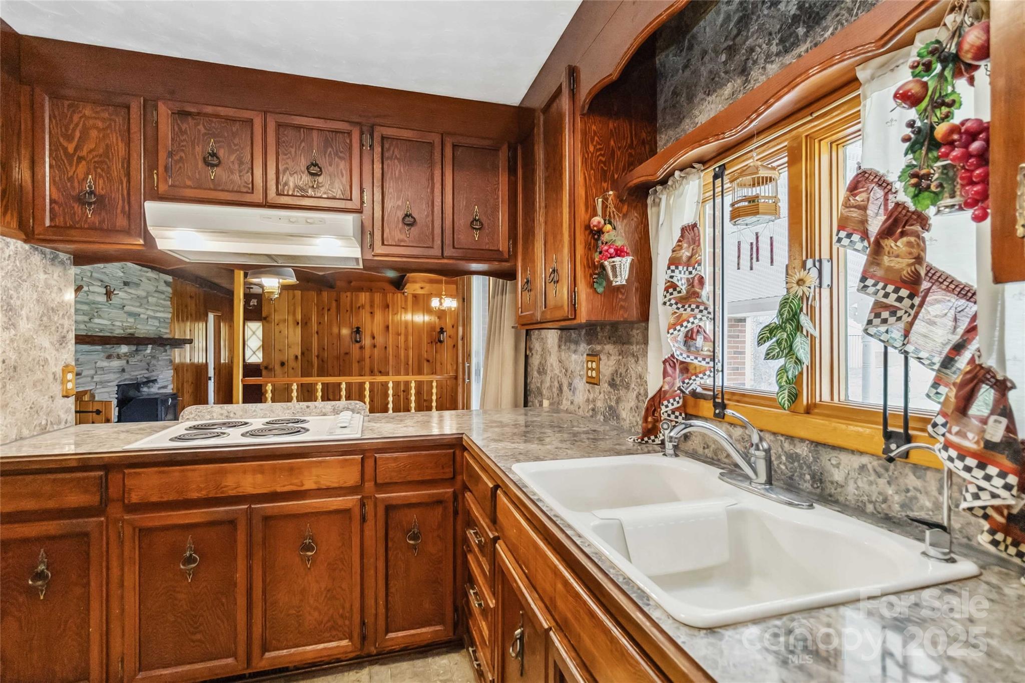 5643 Twinkle Drive — Concord