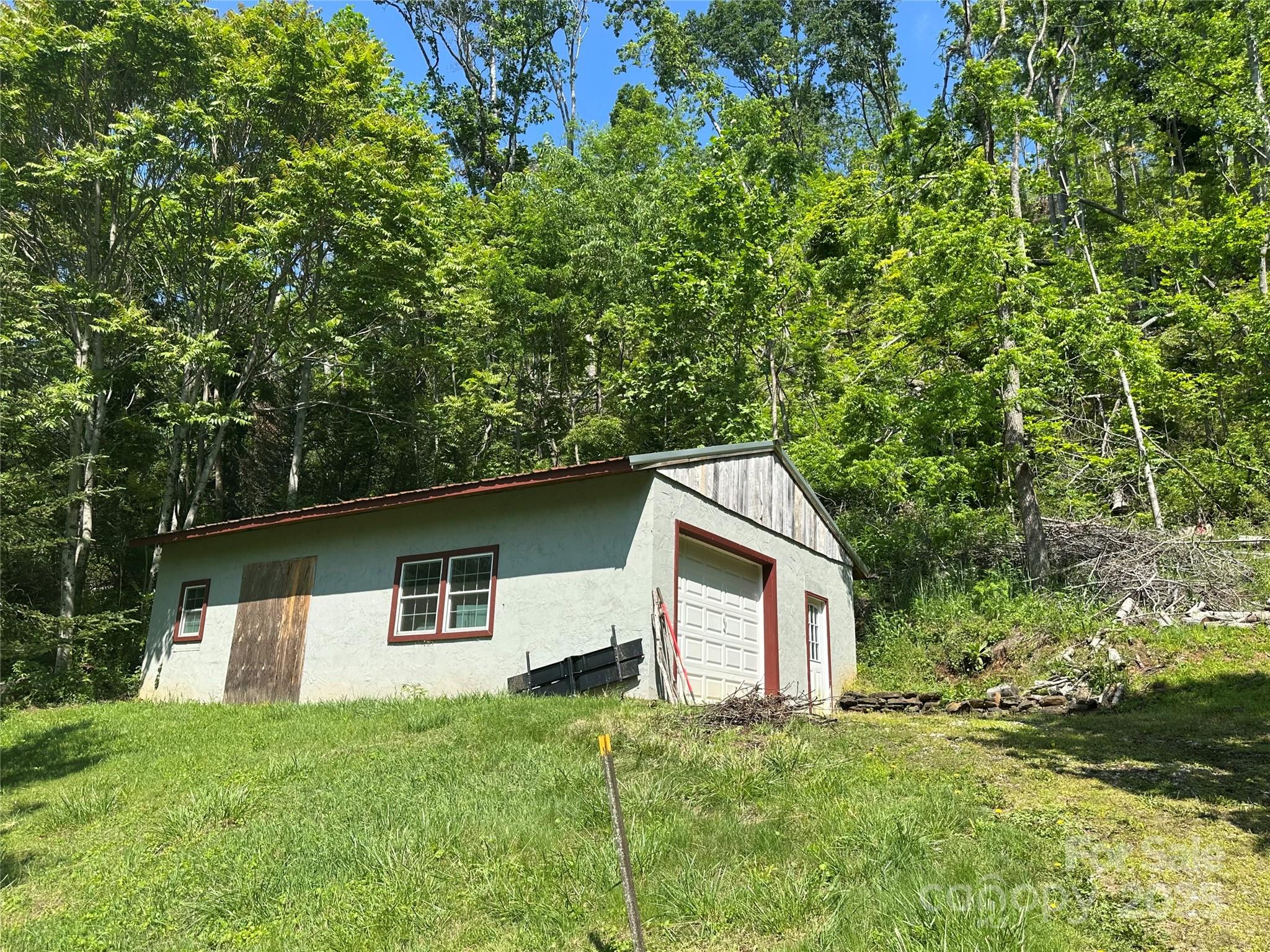 38 Buchanan Hill Road — Bakersville