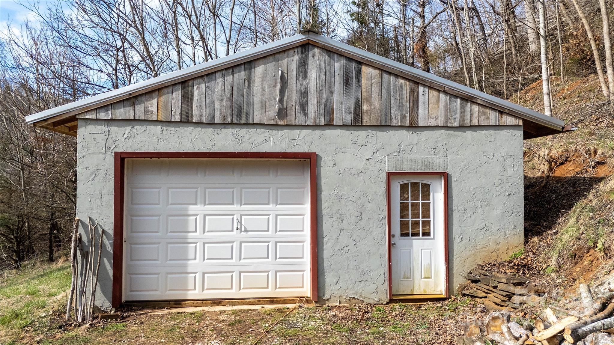 38 Buchanan Hill Road — Bakersville