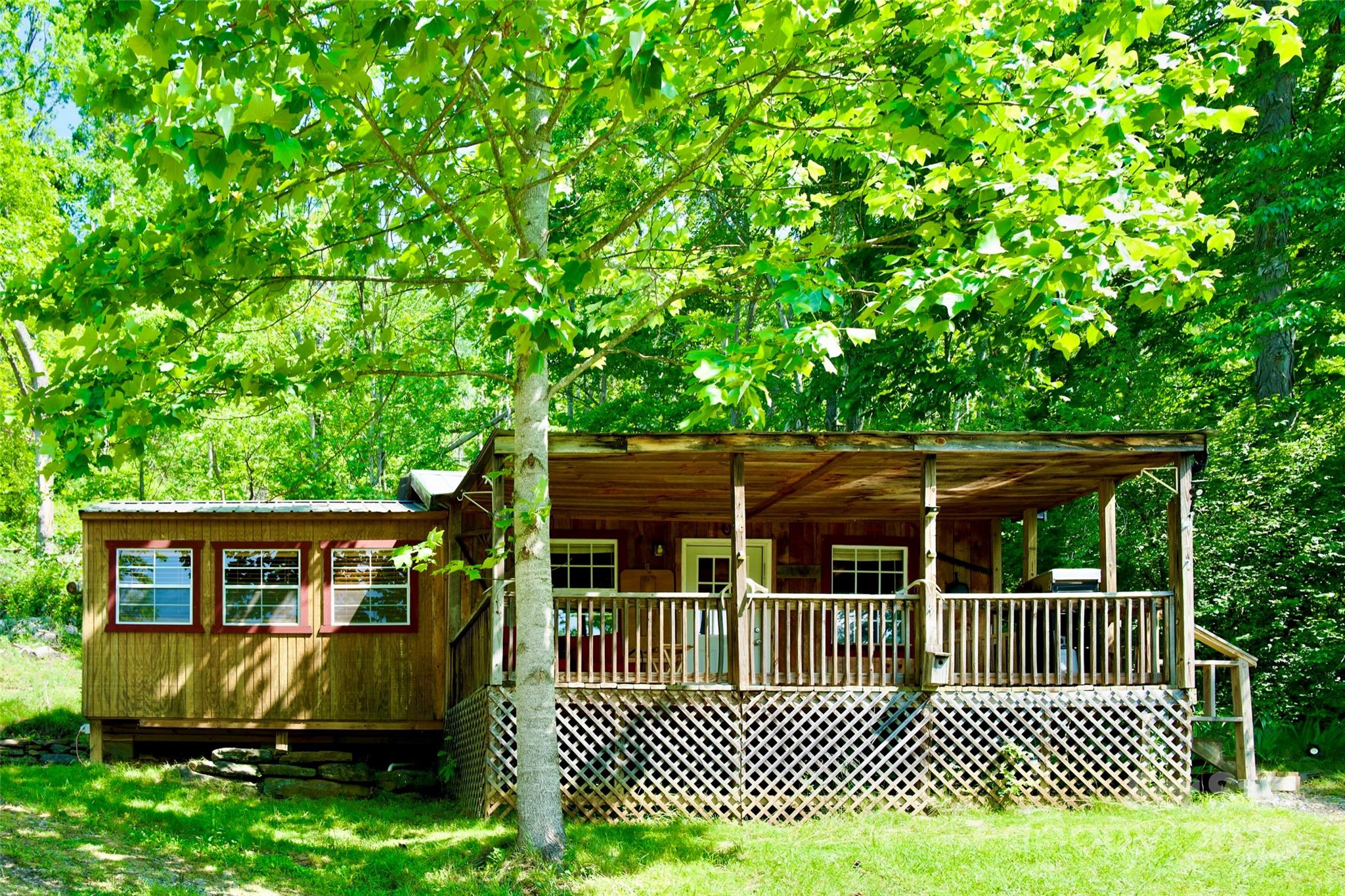 38 Buchanan Hill Road — Bakersville