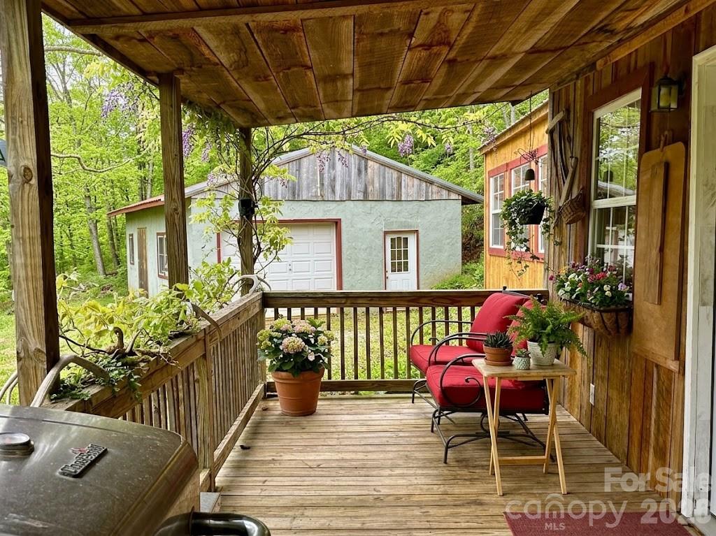 38 Buchanan Hill Road — Bakersville