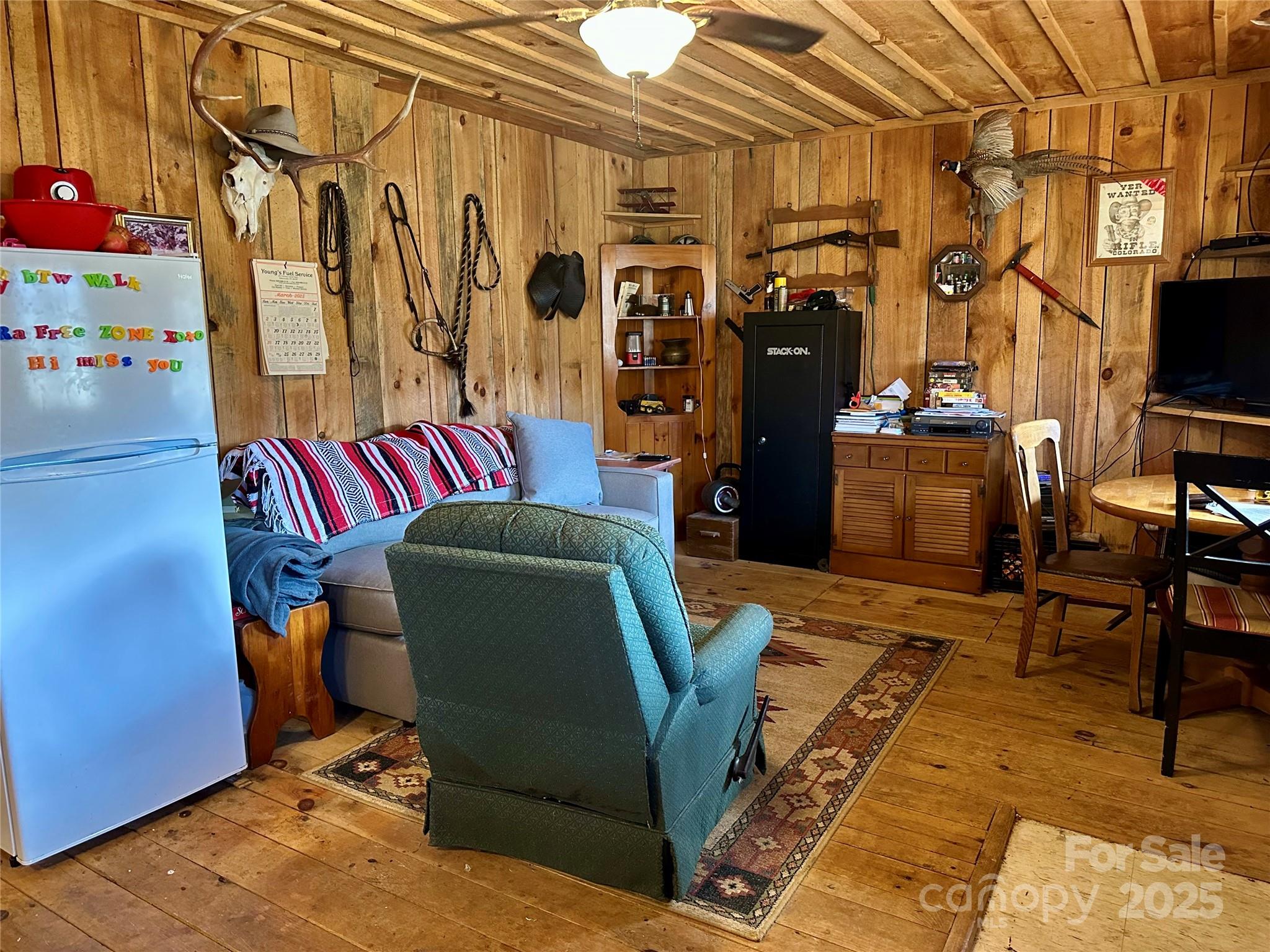 38 Buchanan Hill Road — Bakersville