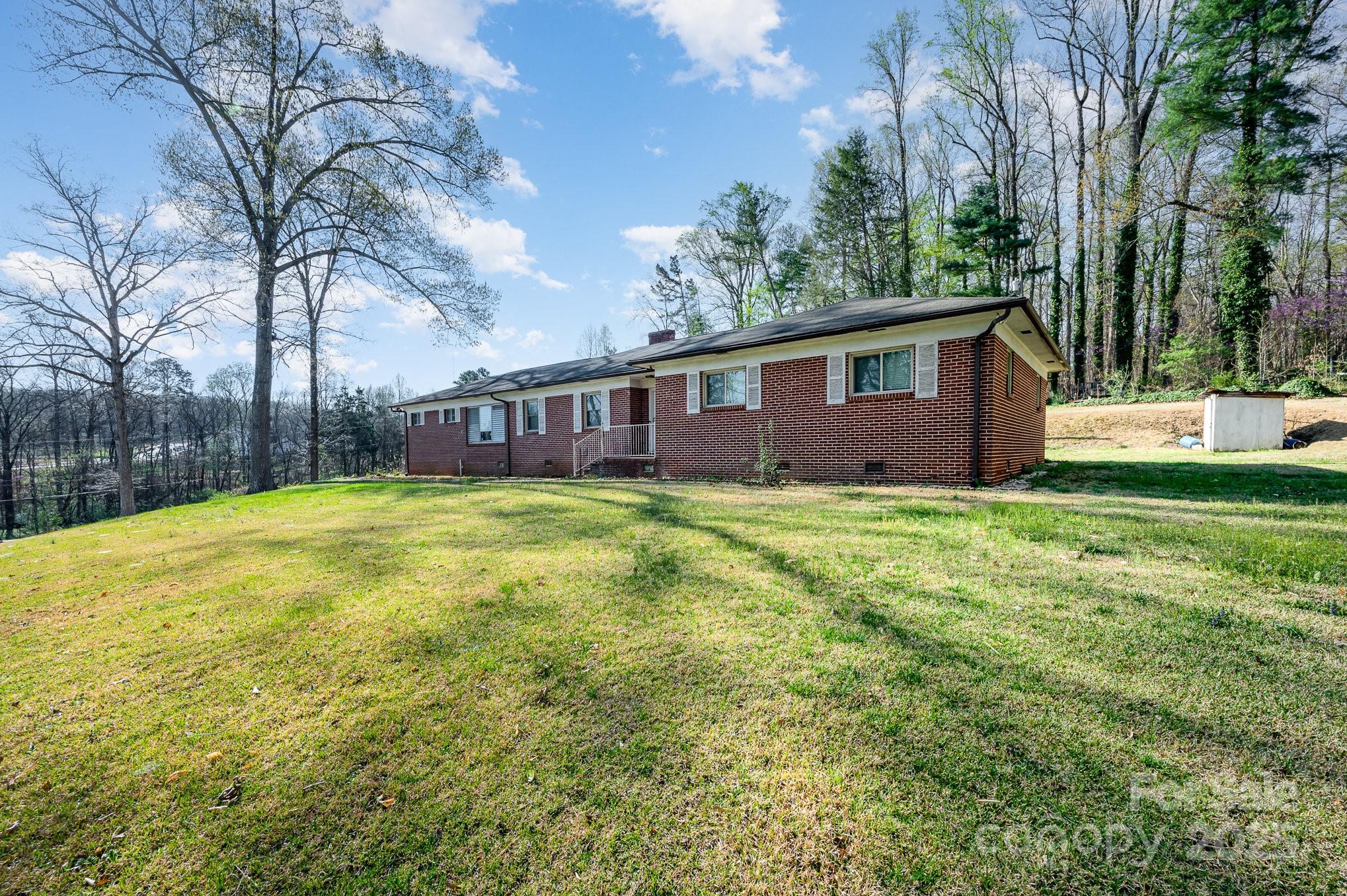 724 Rocky River Road W — Charlotte