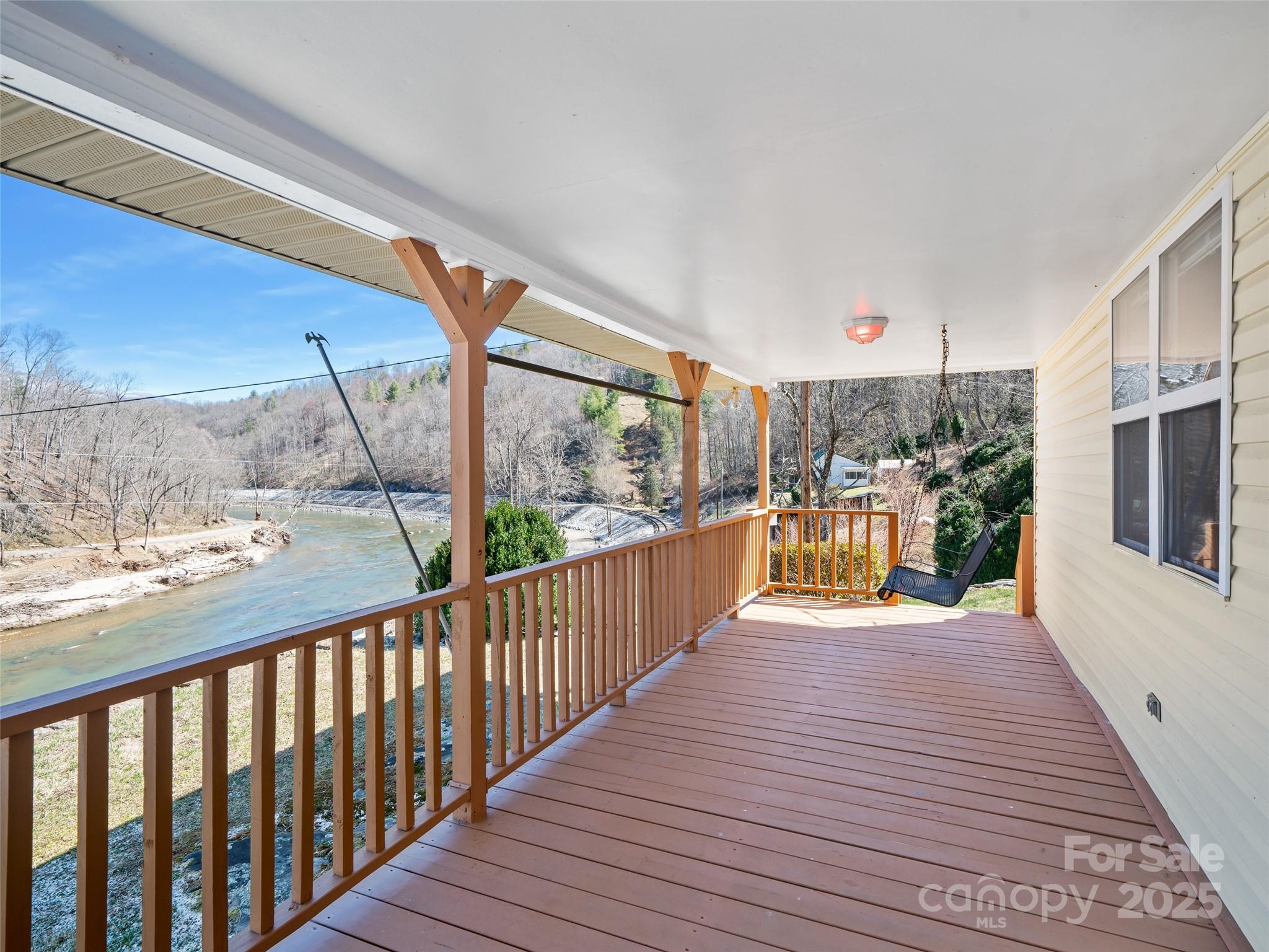427 Johnson Cemetery Road — Bakersville