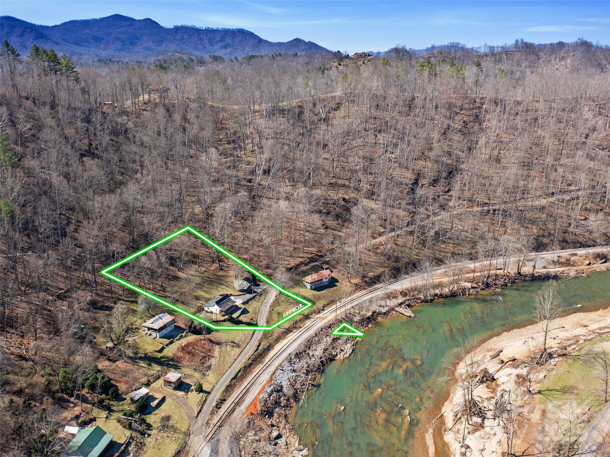427 Johnson Cemetery Road — Bakersville