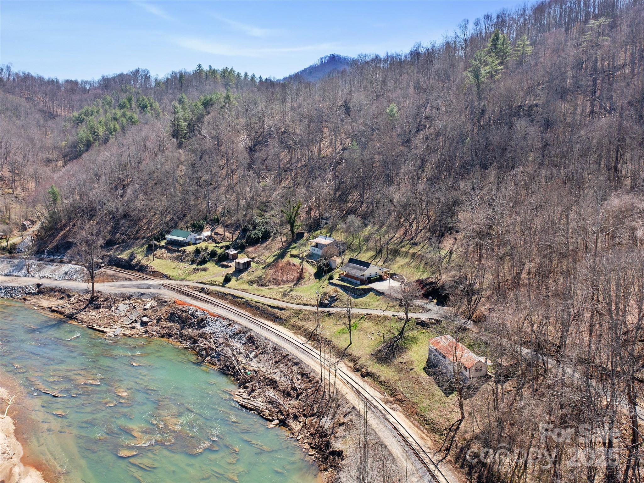 427 Johnson Cemetery Road — Bakersville