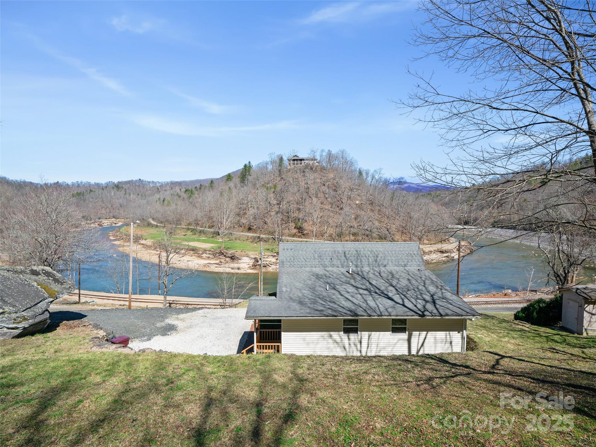 427 Johnson Cemetery Road — Bakersville