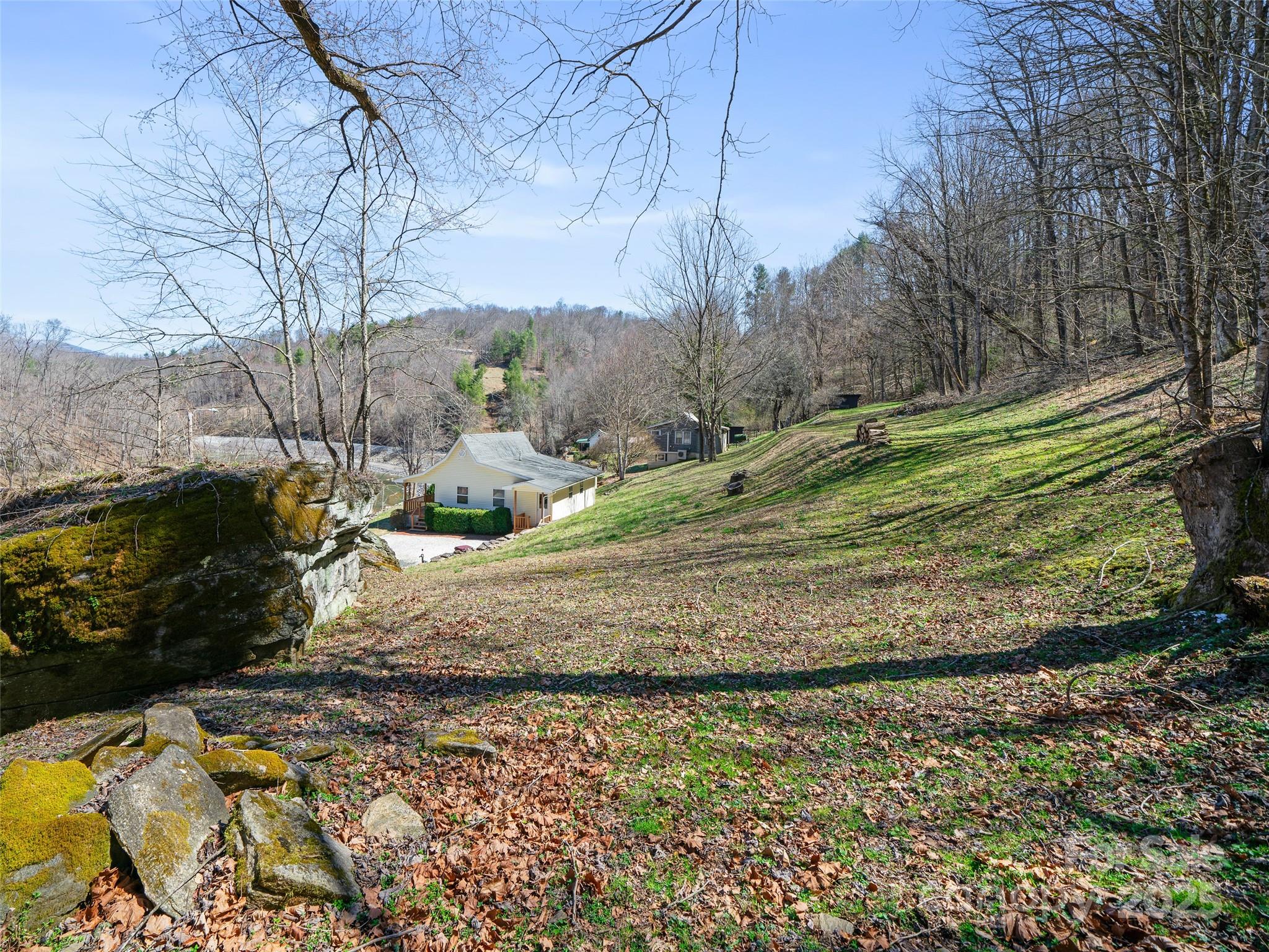 427 Johnson Cemetery Road — Bakersville