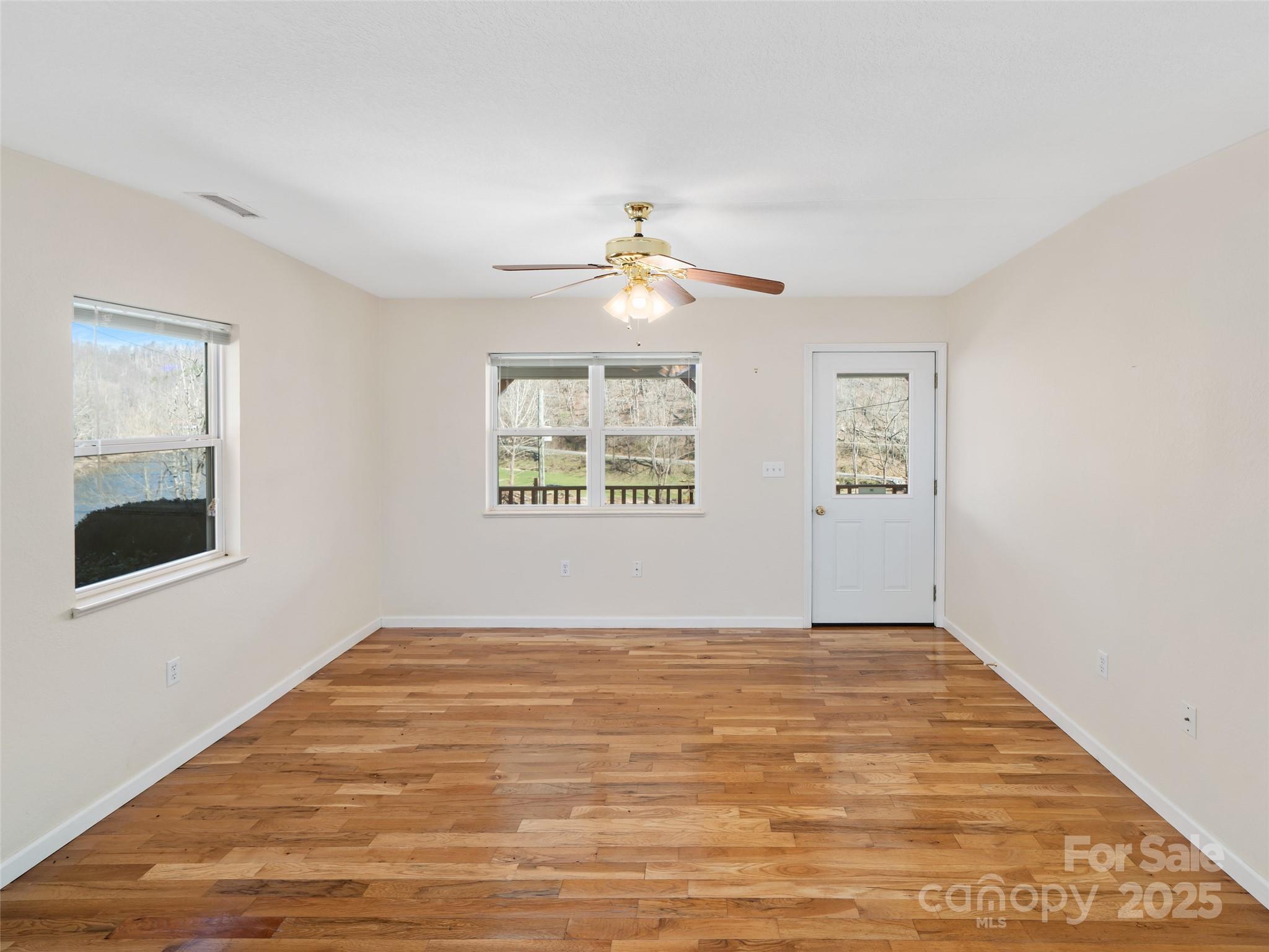 427 Johnson Cemetery Road — Bakersville