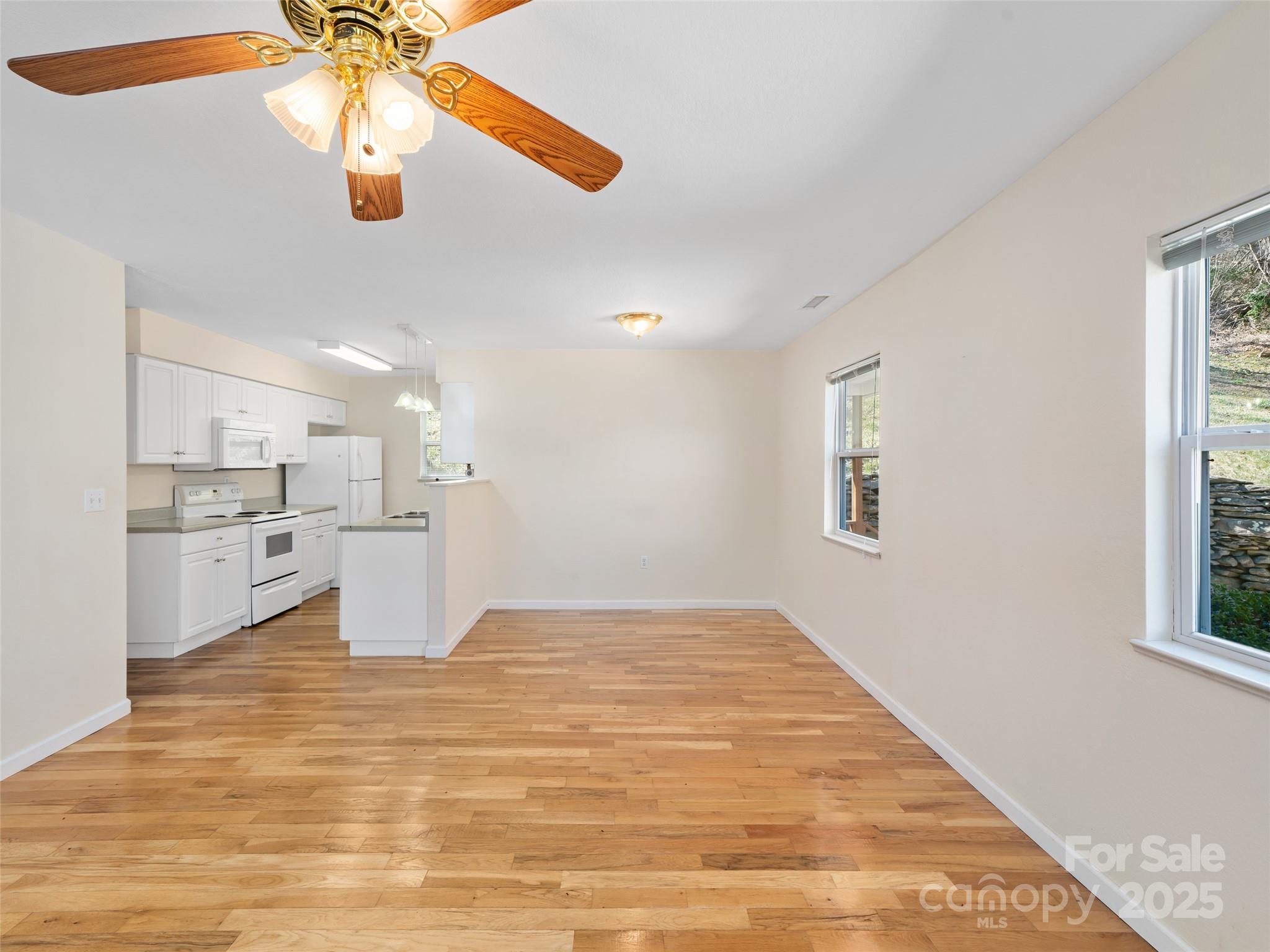 427 Johnson Cemetery Road — Bakersville