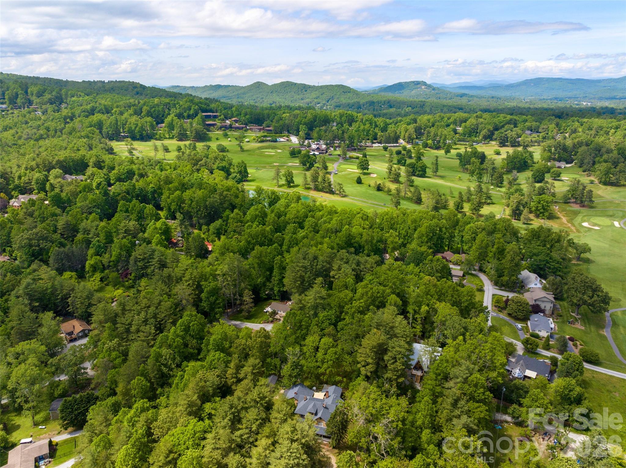 305 Ficker Circle — Hendersonville