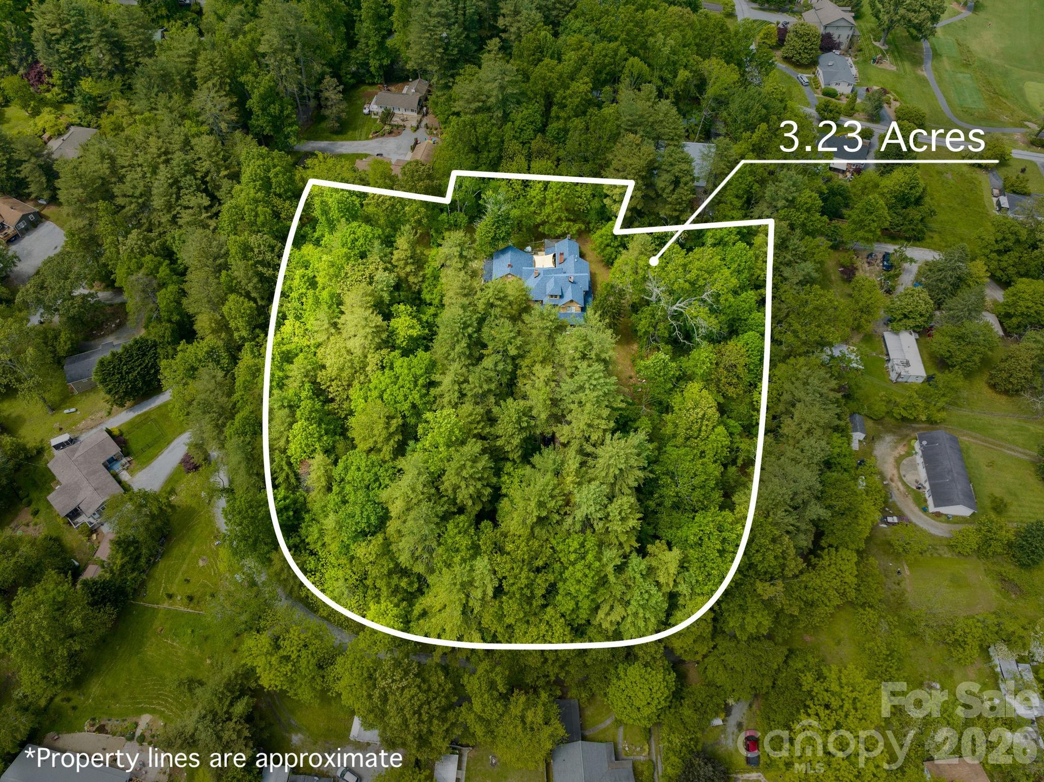 305 Ficker Circle — Hendersonville