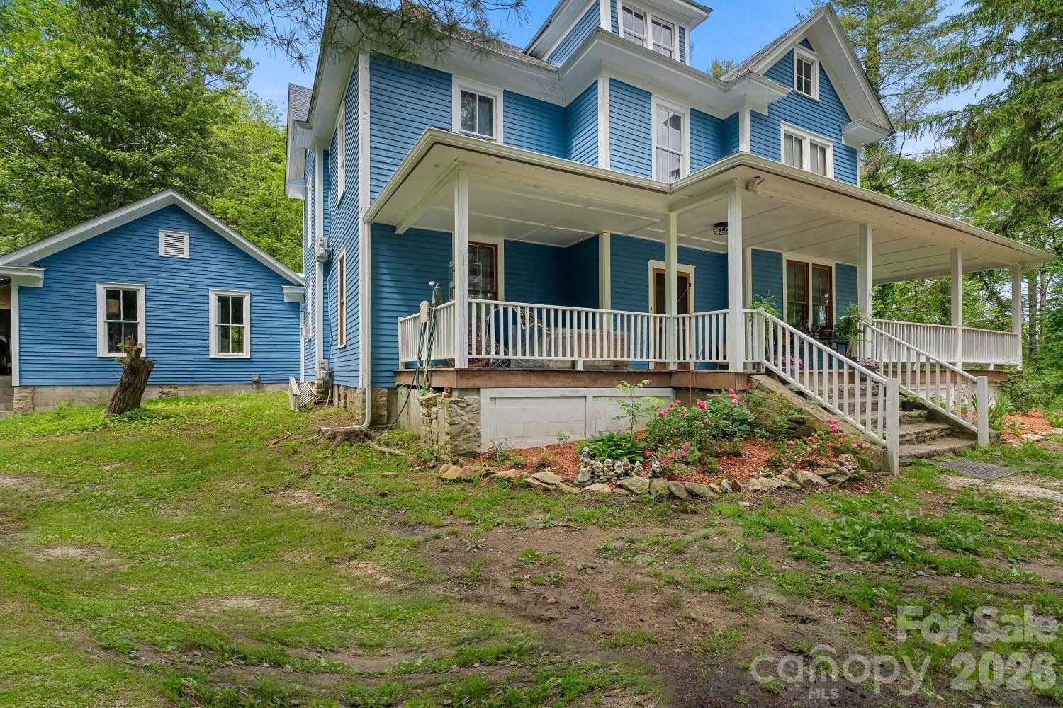 305 Ficker Circle — Hendersonville