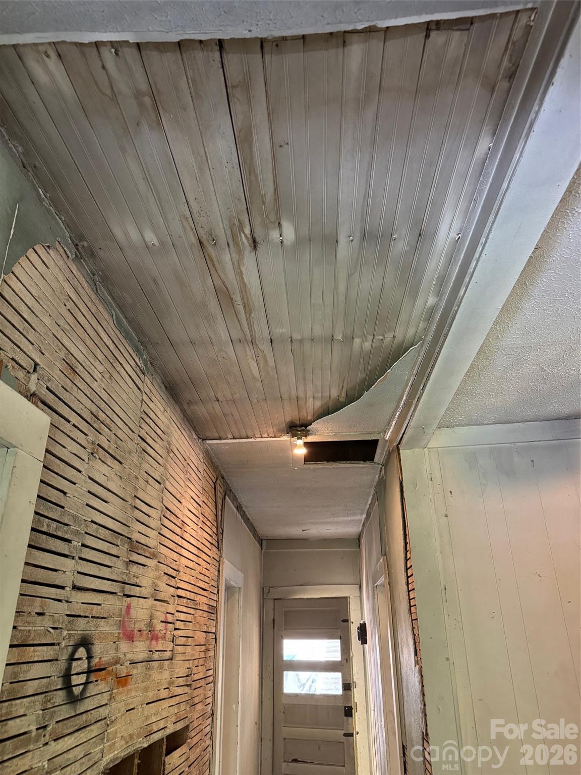 305 Ficker Circle — Hendersonville