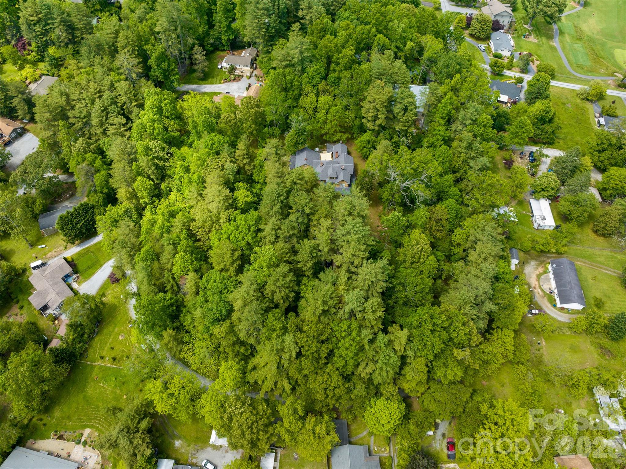 305 Ficker Circle — Hendersonville