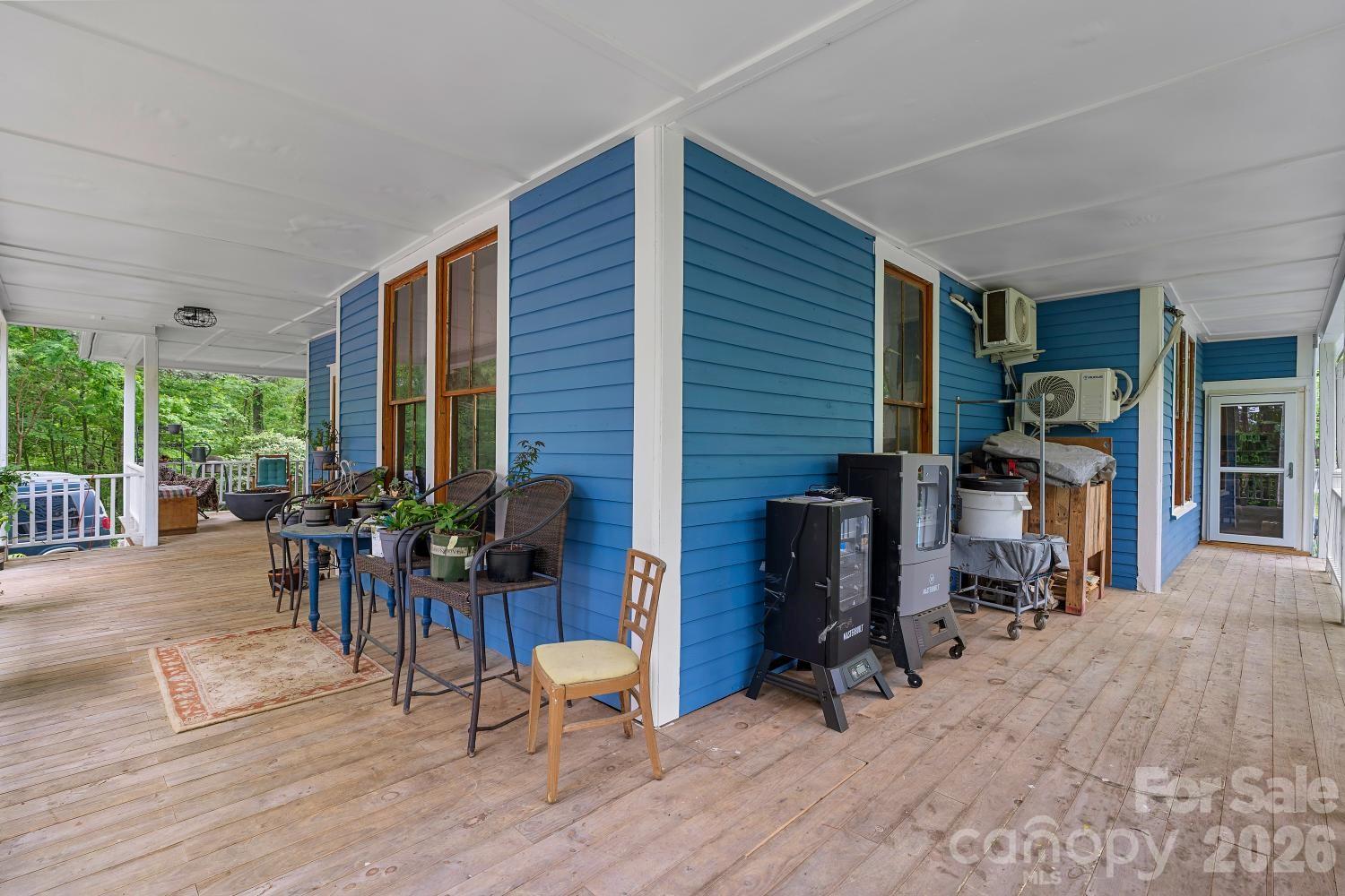 305 Ficker Circle — Hendersonville