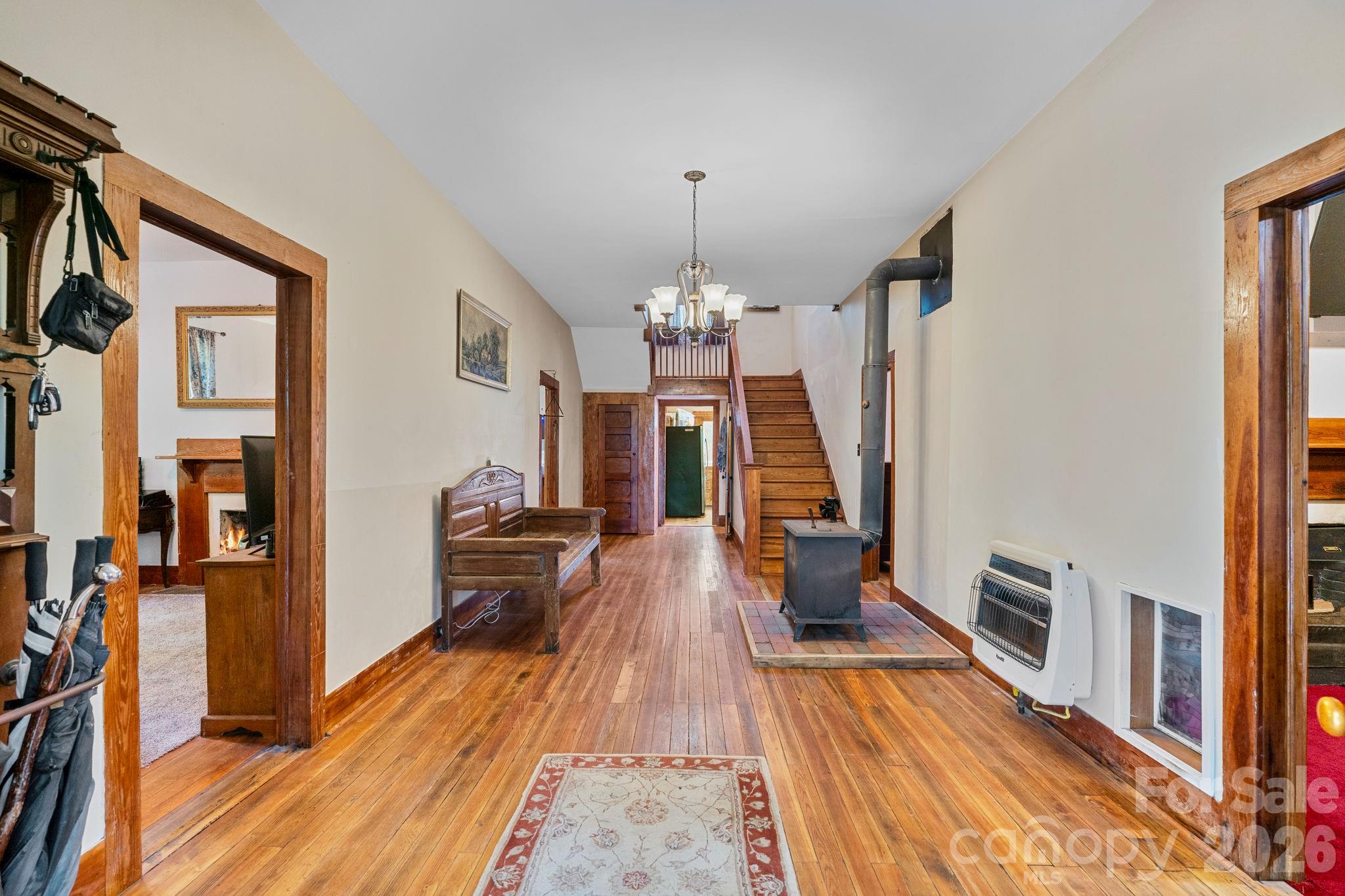 305 Ficker Circle — Hendersonville
