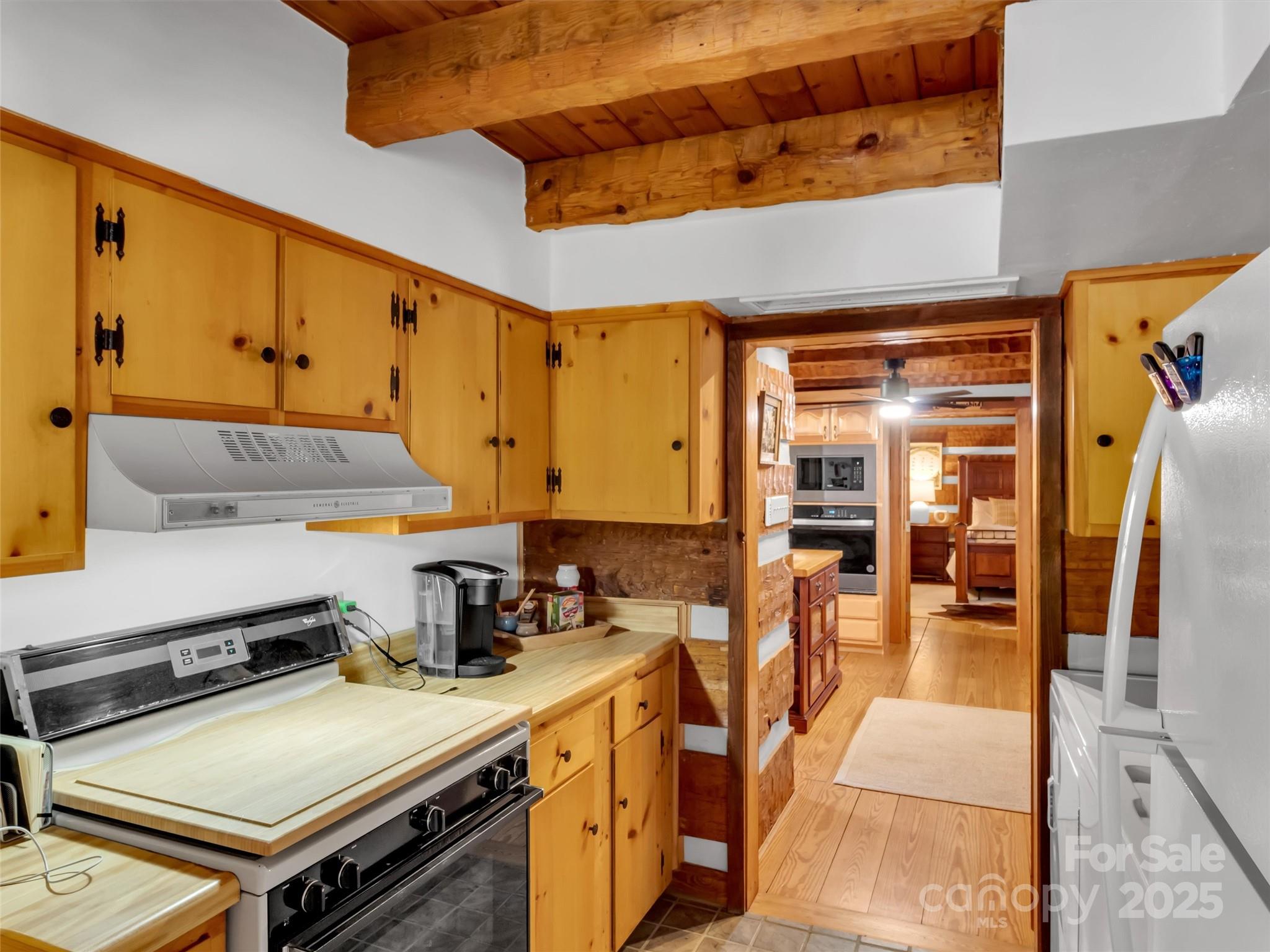 7810 Little Snowbird Road — Robbinsville