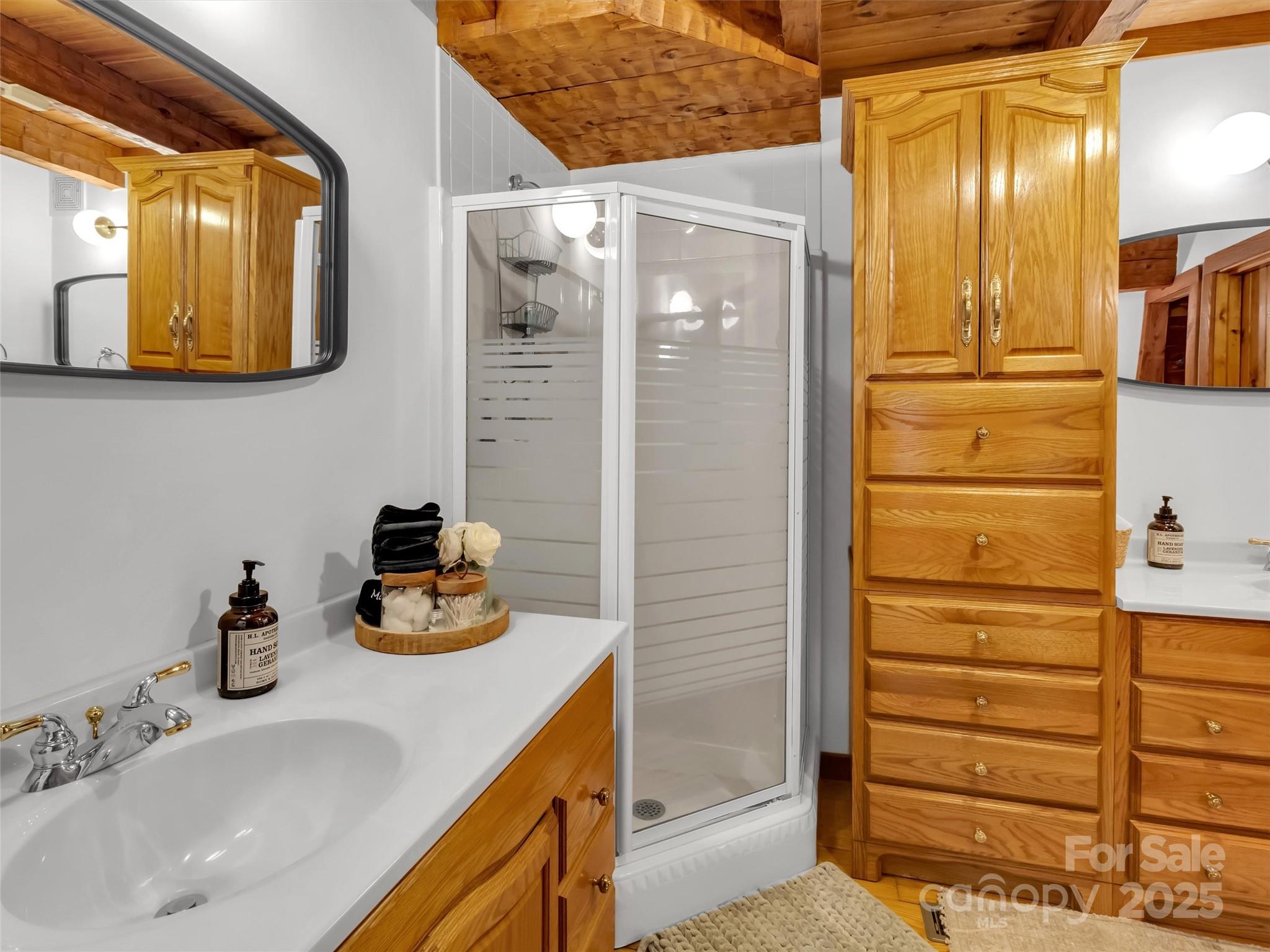 7810 Little Snowbird Road — Robbinsville