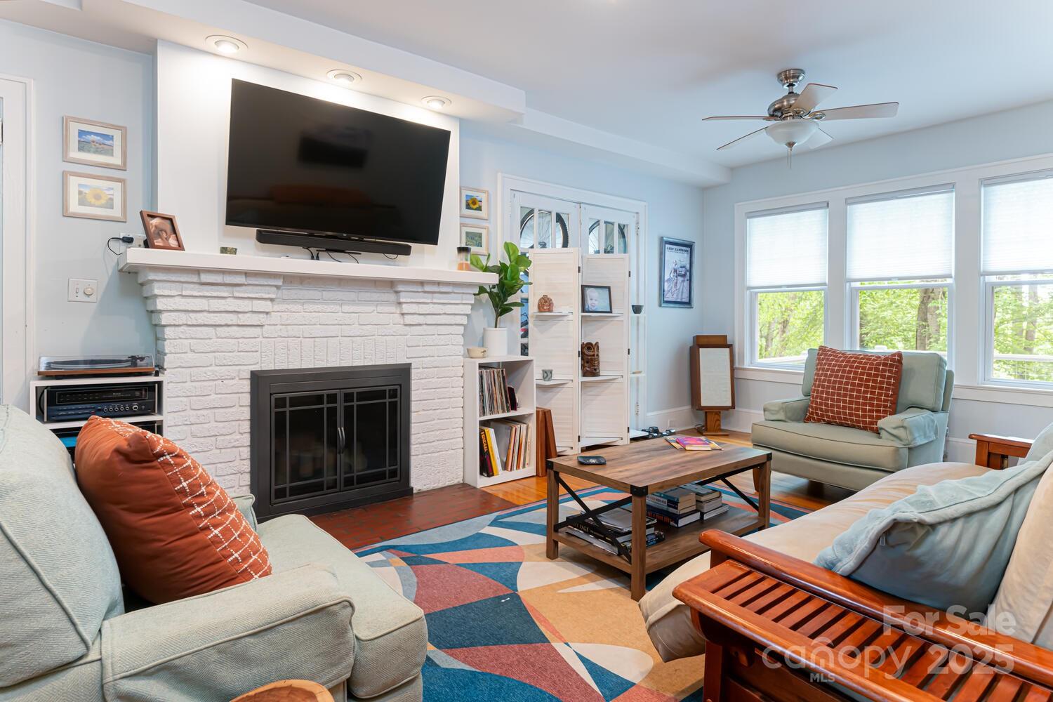 1 Kenilworth Road — Asheville