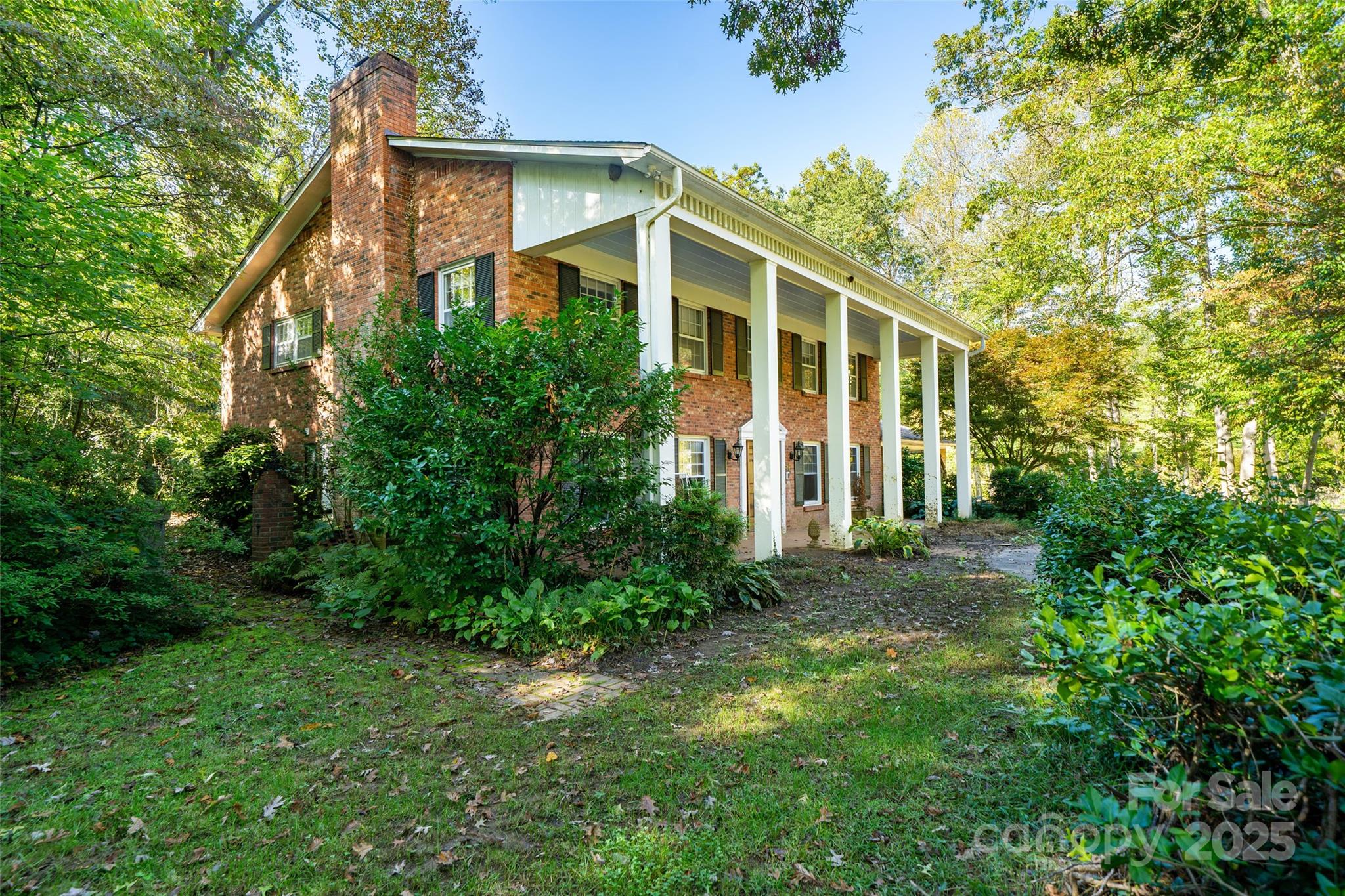 21 Riverbend Road — Canton