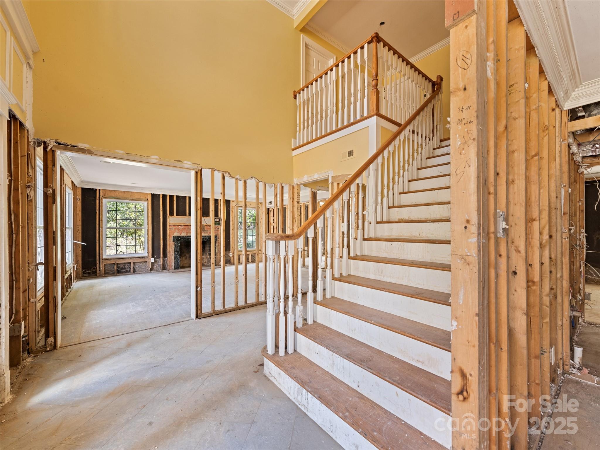 21 Riverbend Road — Canton