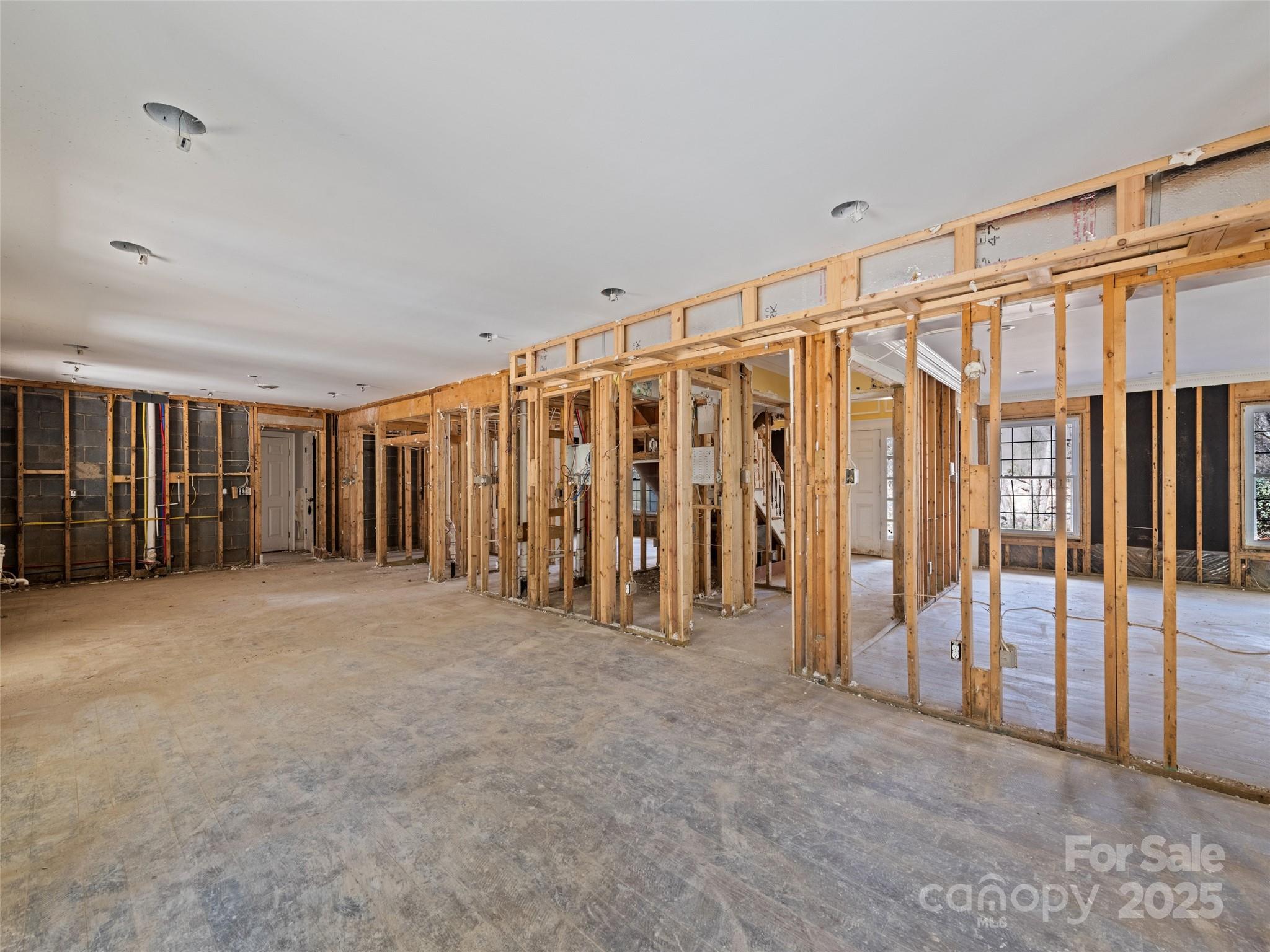 21 Riverbend Road — Canton