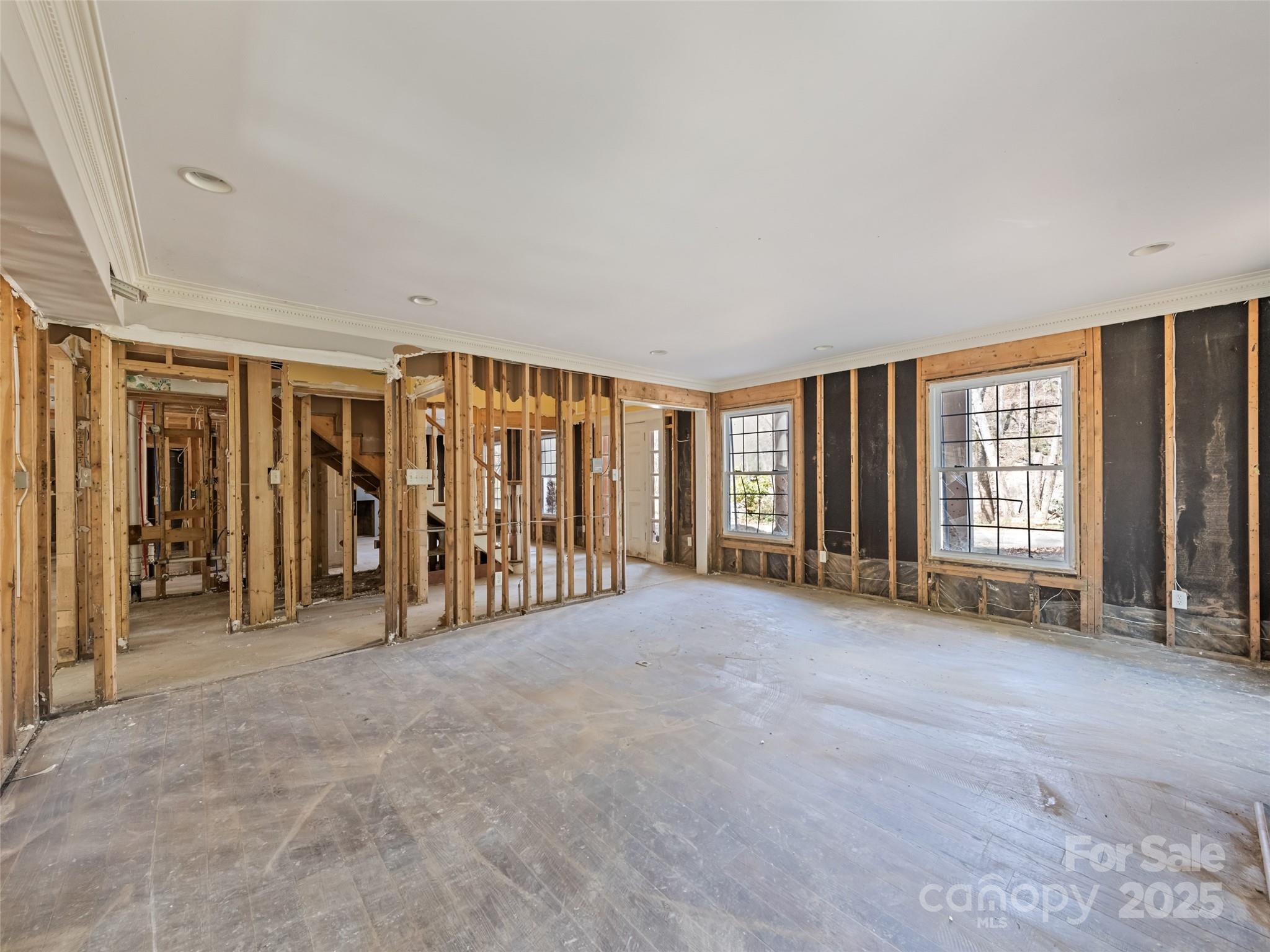 21 Riverbend Road — Canton
