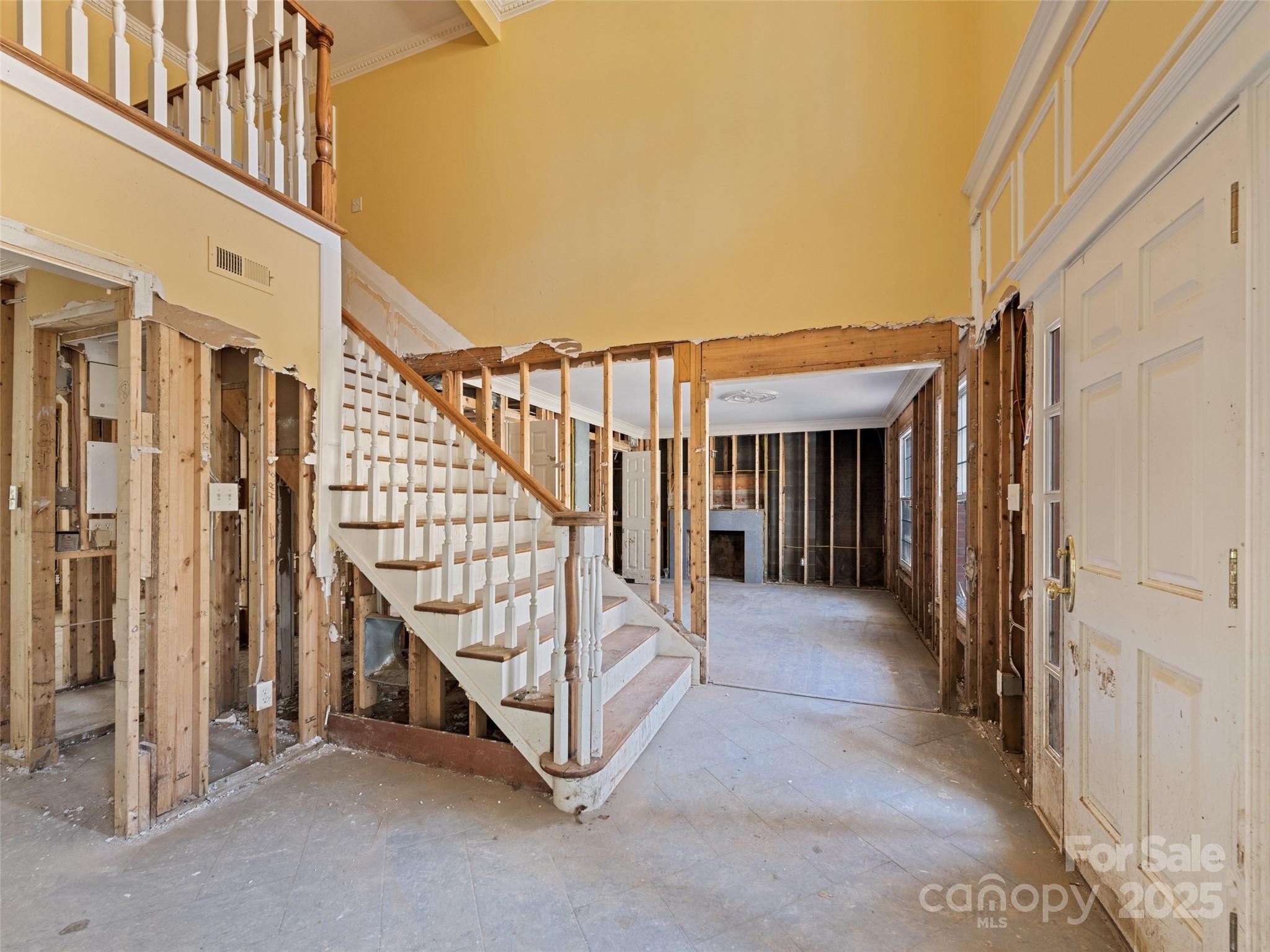 21 Riverbend Road — Canton