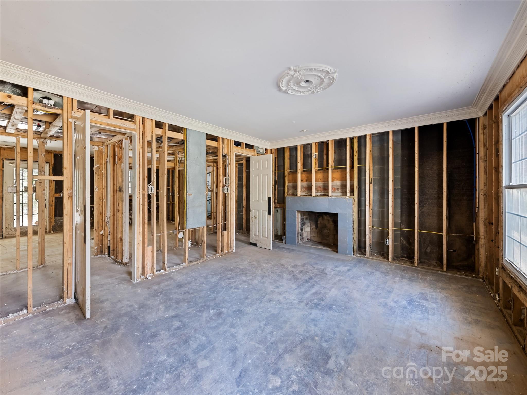 21 Riverbend Road — Canton