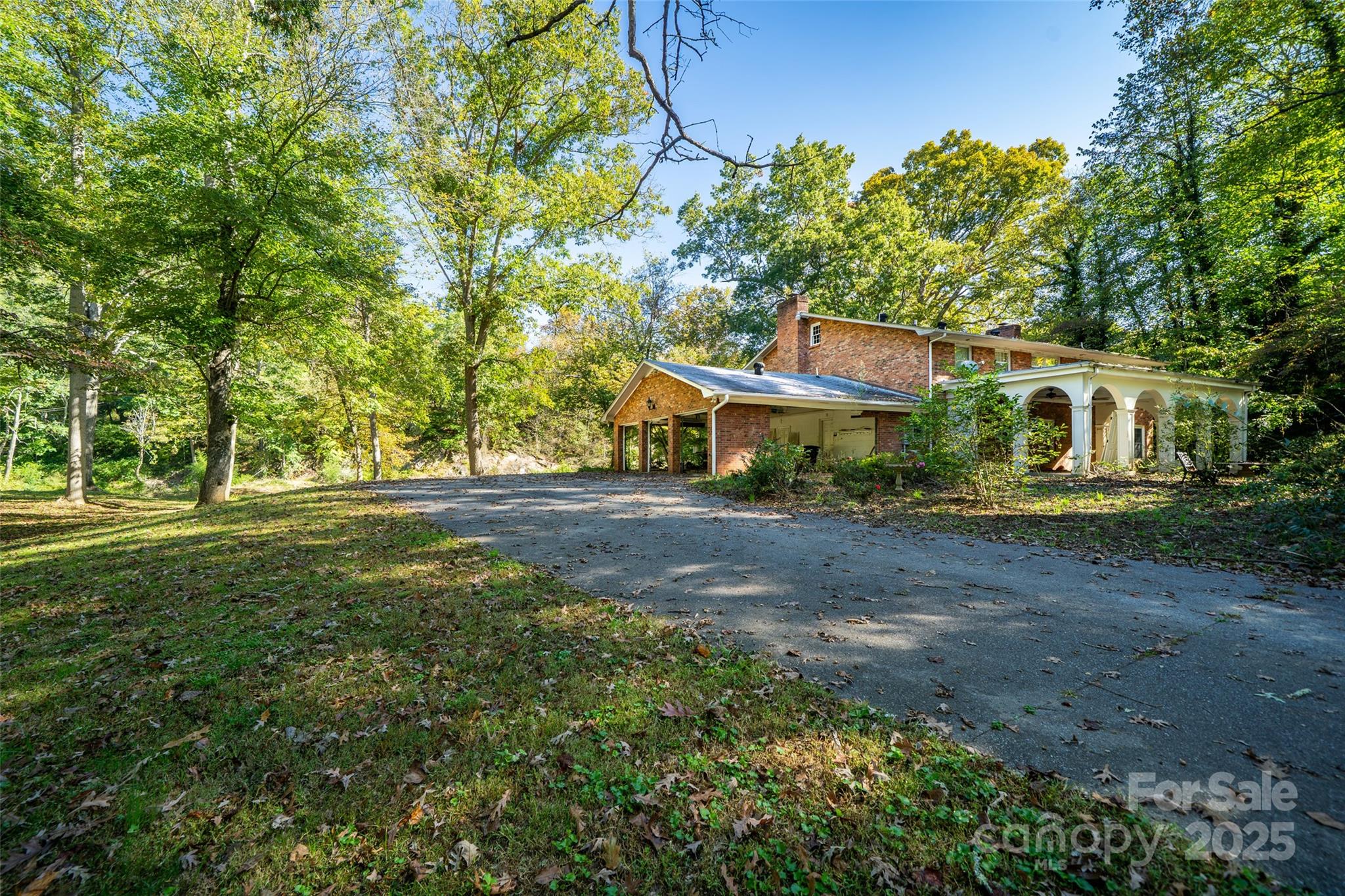 21 Riverbend Road — Canton