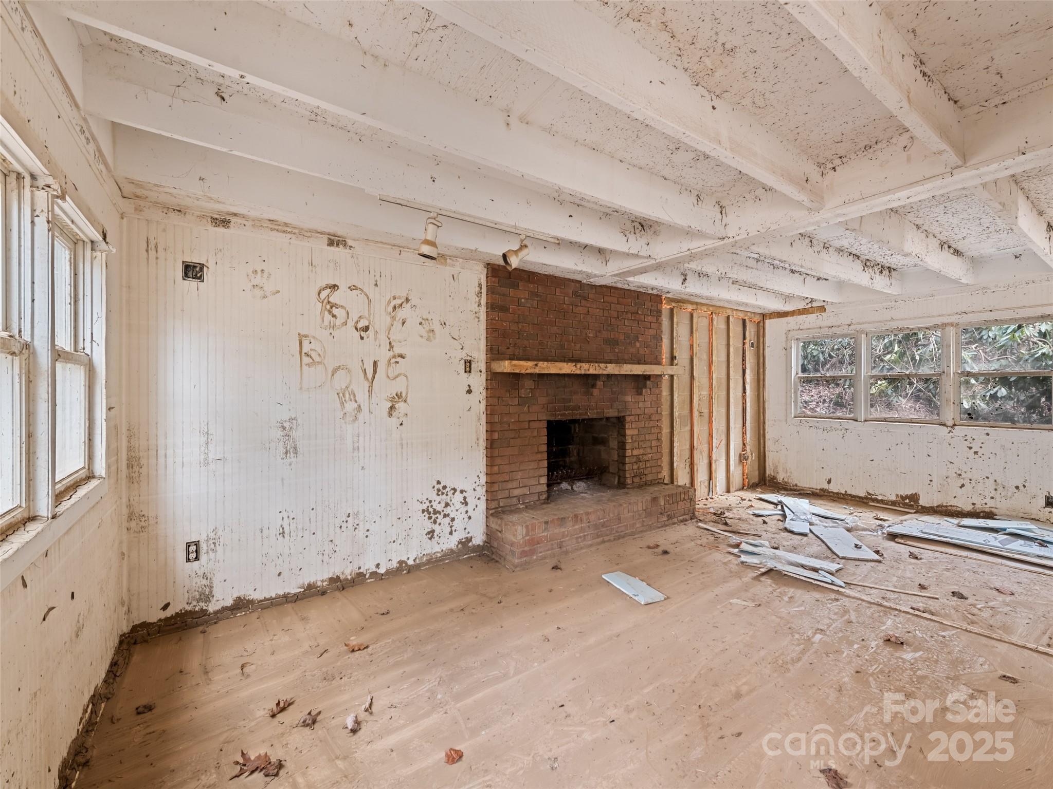61 Riverbend Road — Canton