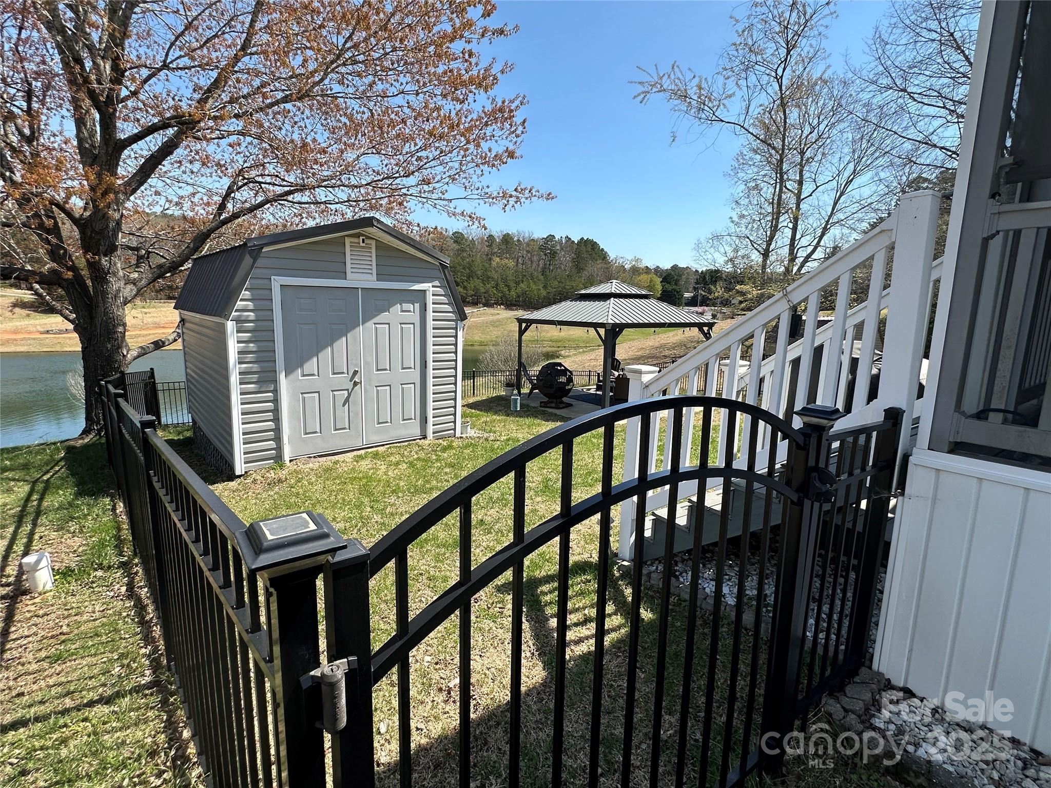 134 Putt Putt Lane — New London