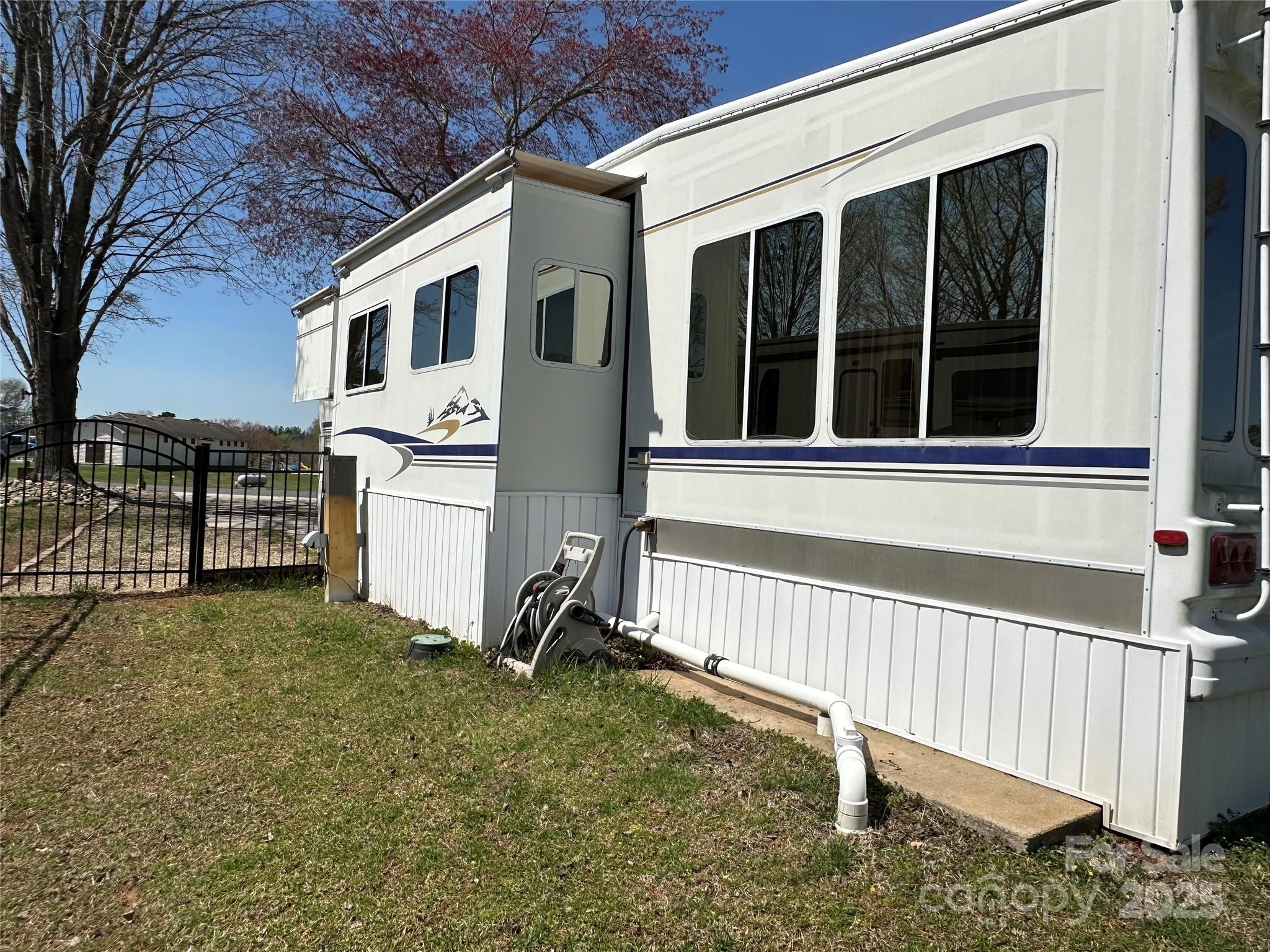 134 Putt Putt Lane — New London