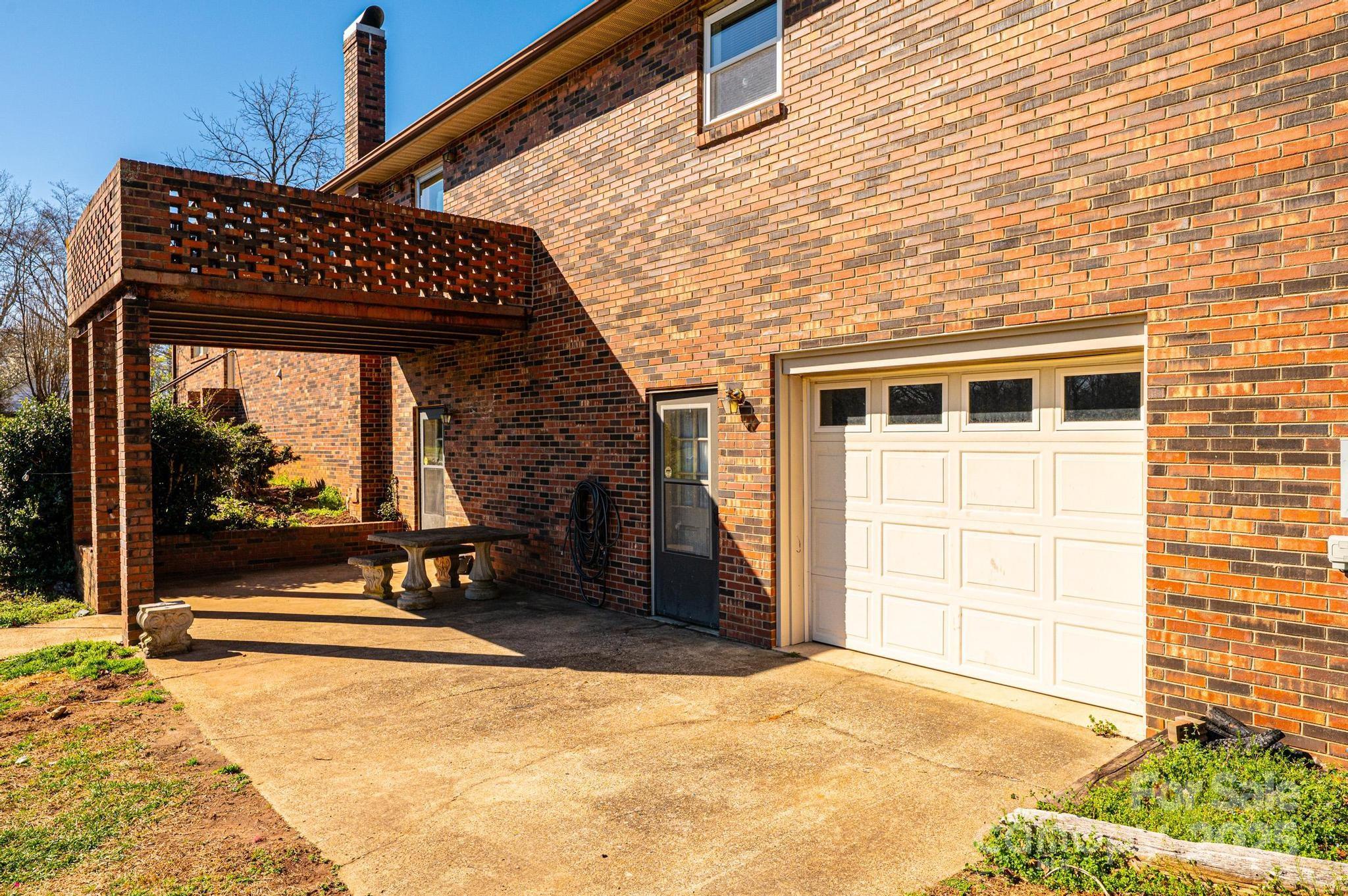 1221 Connelly Springs Road — Lenoir