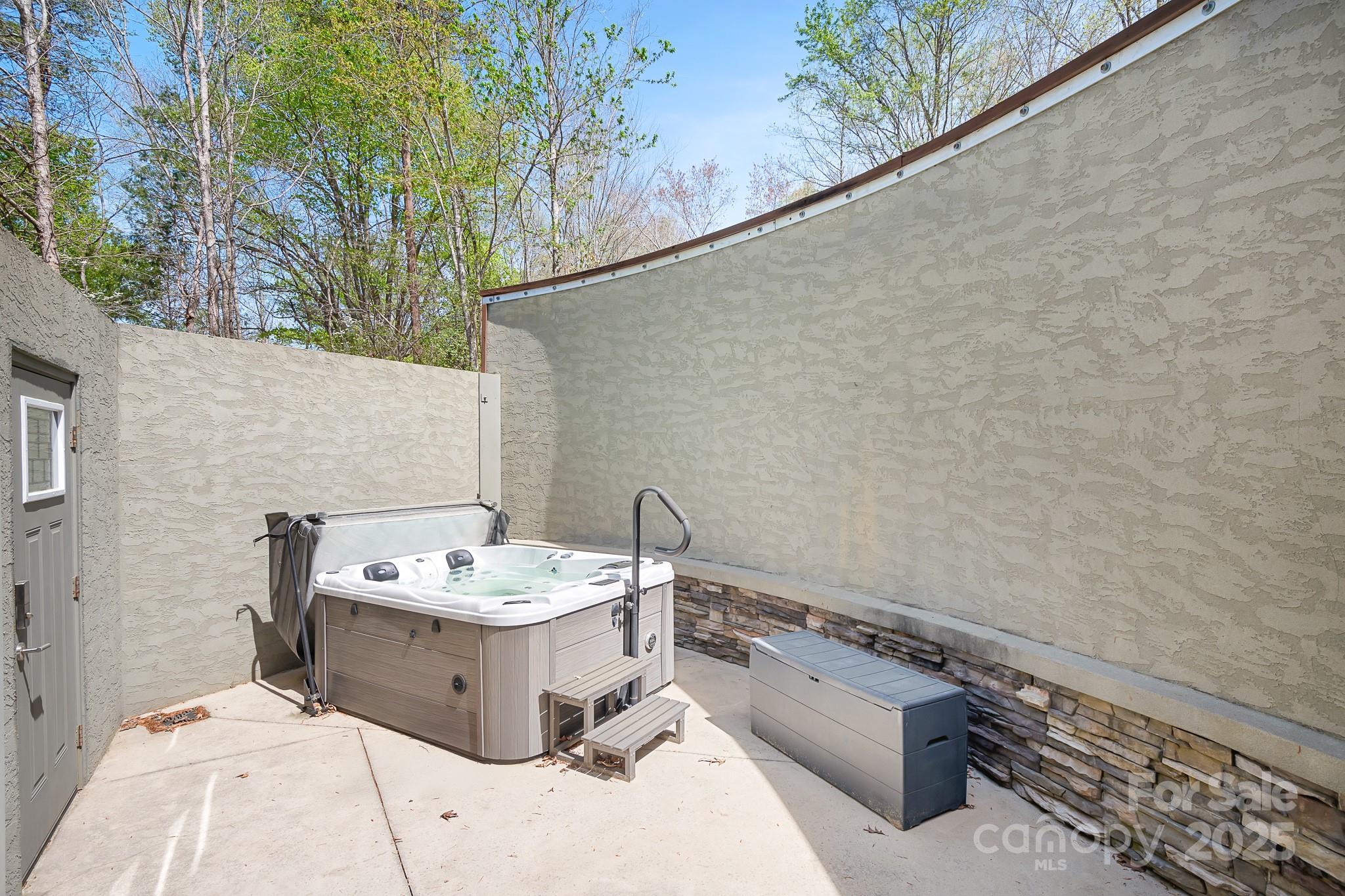 3249 Ivey Creek Road — Maiden