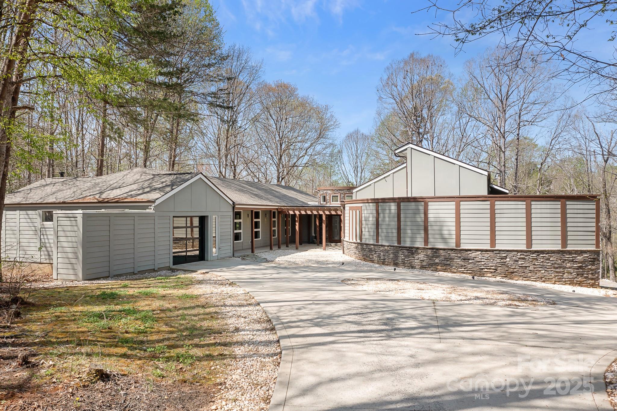 3249 Ivey Creek Road — Maiden