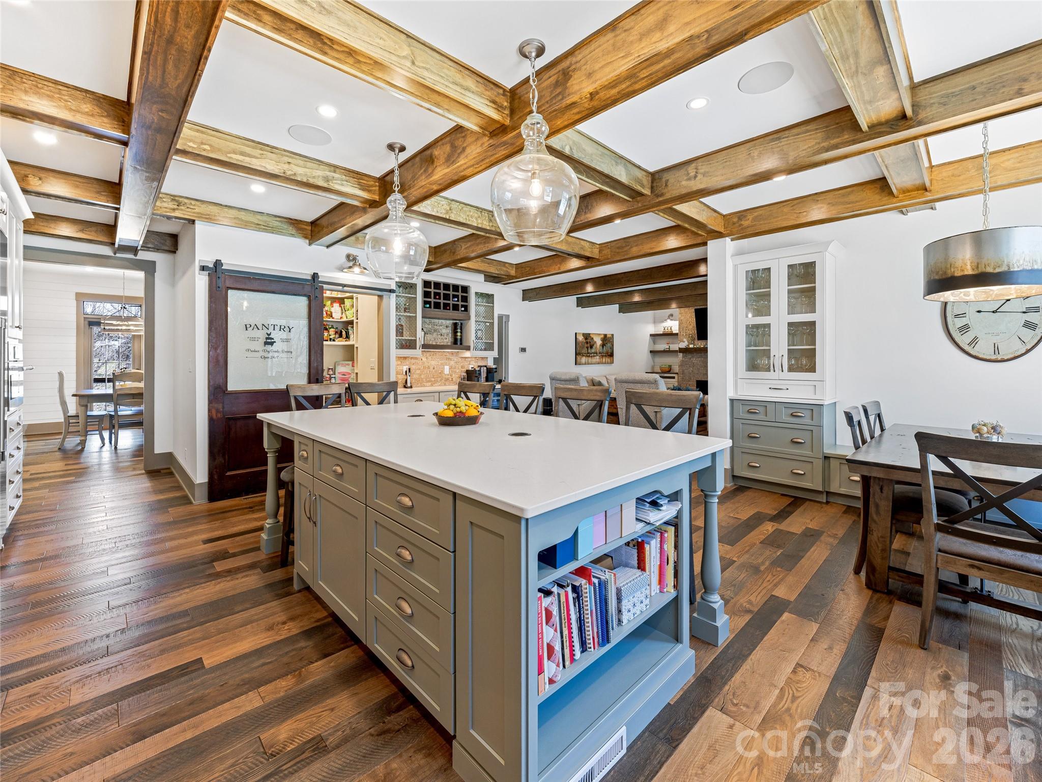 59 W Bradford Hill Road — Mills River