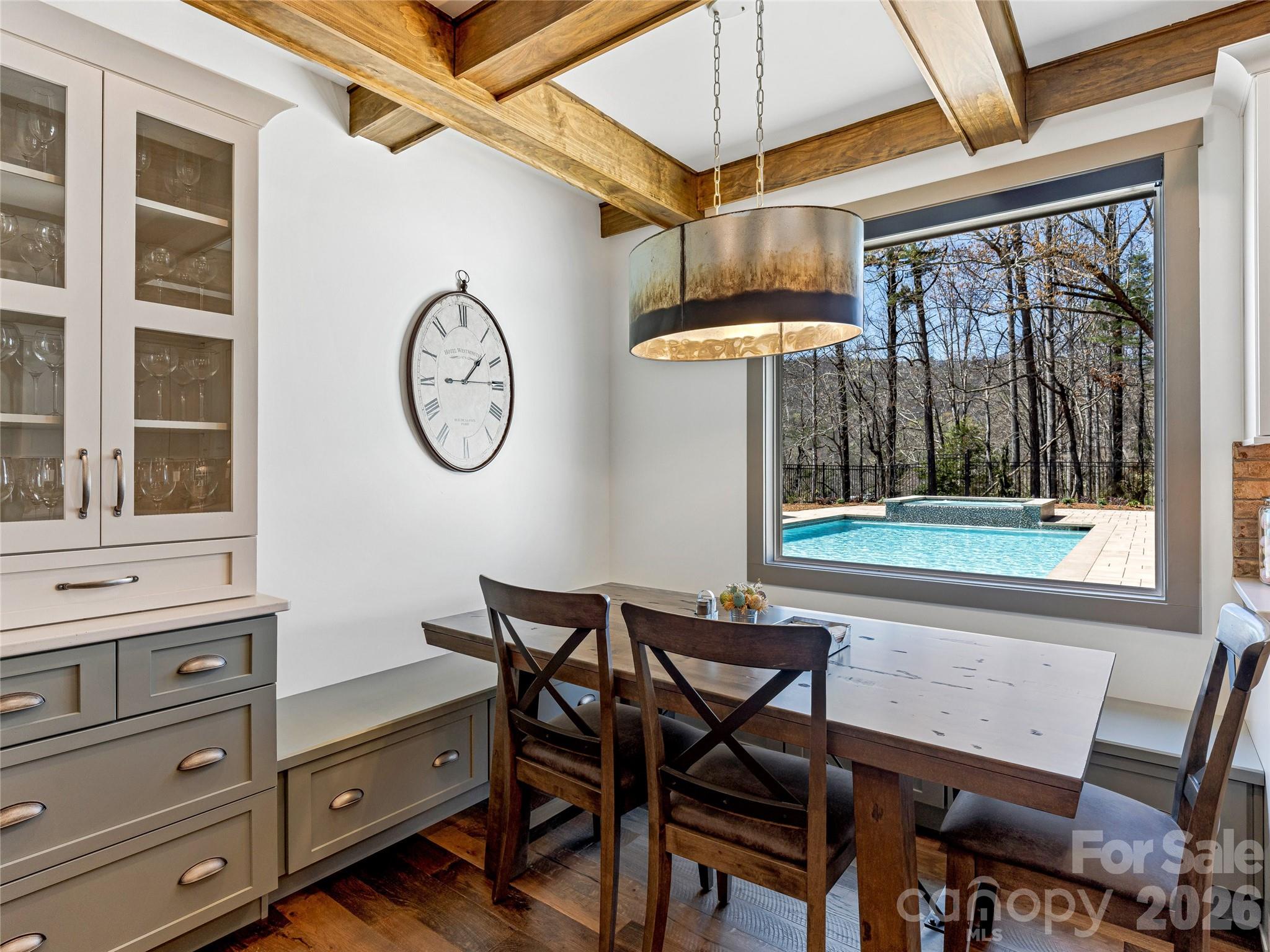 59 W Bradford Hill Road — Mills River